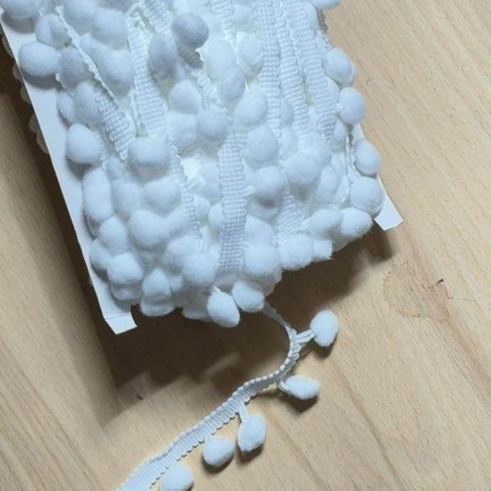 16 meters Pompon Trimming size 10+15mm (pompon's diameter +/- 10mm) #FLO4660 - ACCESSOIRES LEDUC BV