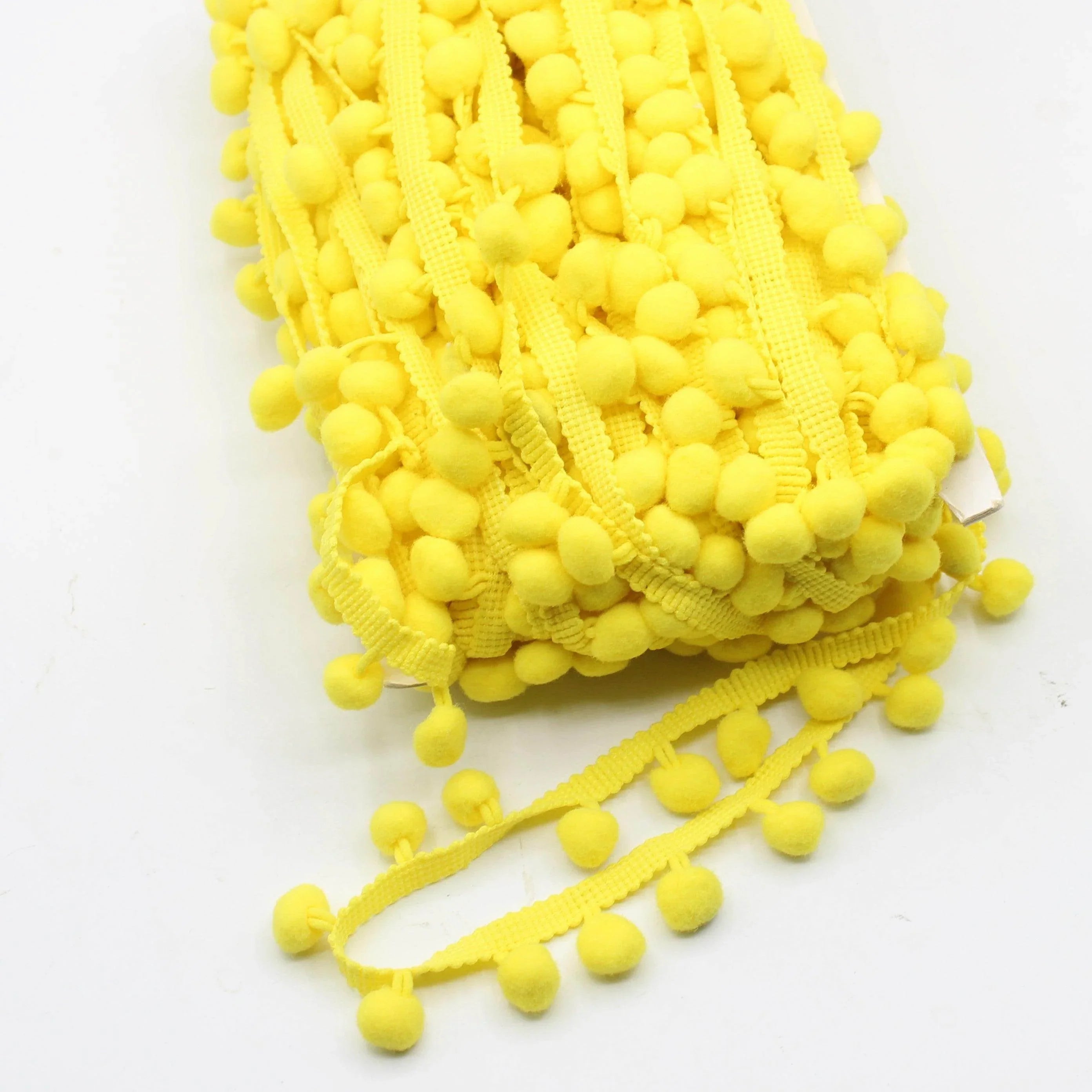 16 meters Pompon Trimming size 10+15mm (pompon's diameter +/- 10mm) #FLO4660 - ACCESSOIRES LEDUC BV