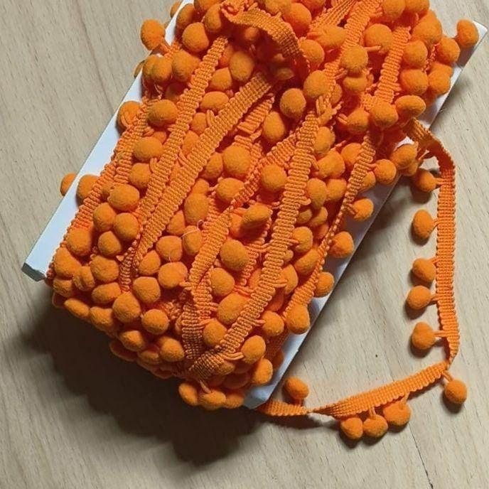 16 meters Pompon Trimming size 10+15mm (pompon's diameter +/- 10mm) #FLO4660 - ACCESSOIRES LEDUC BV