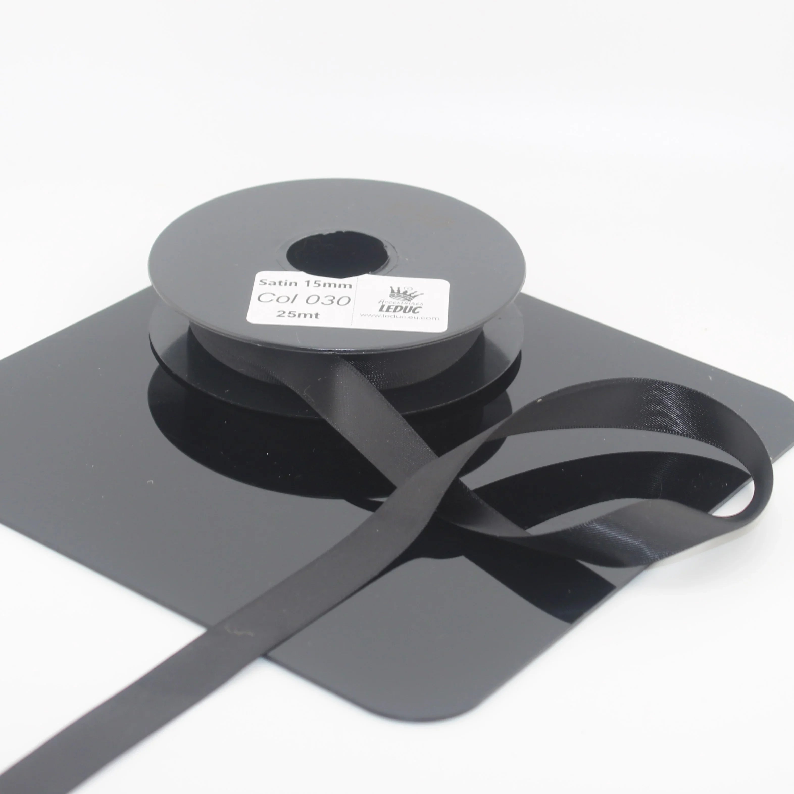 Deluxe Double Sided Satin 15mm,25mm or 38mm - 25 meters - ACCESSOIRES LEDUC BV