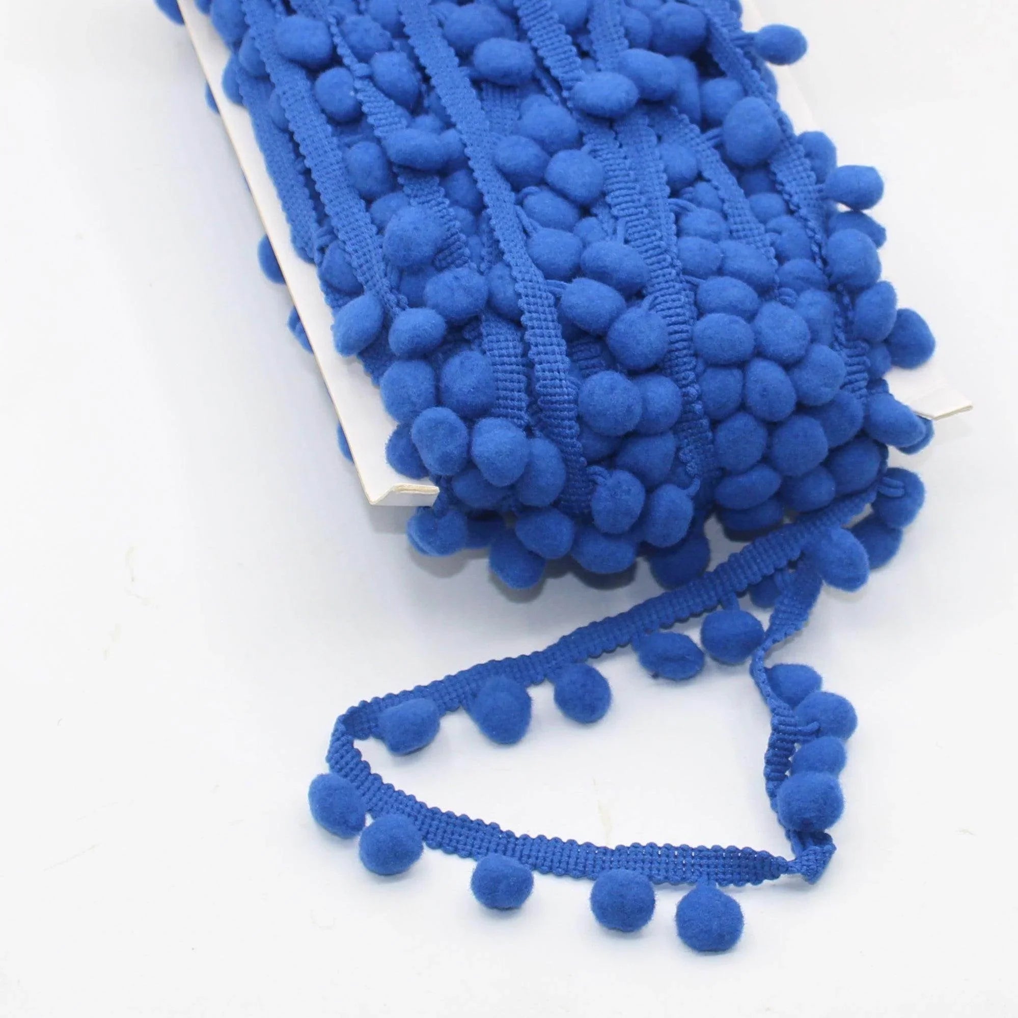 16 meters Pompon Trimming size 10+15mm (pompon's diameter +/- 10mm) #FLO4660 - ACCESSOIRES LEDUC BV