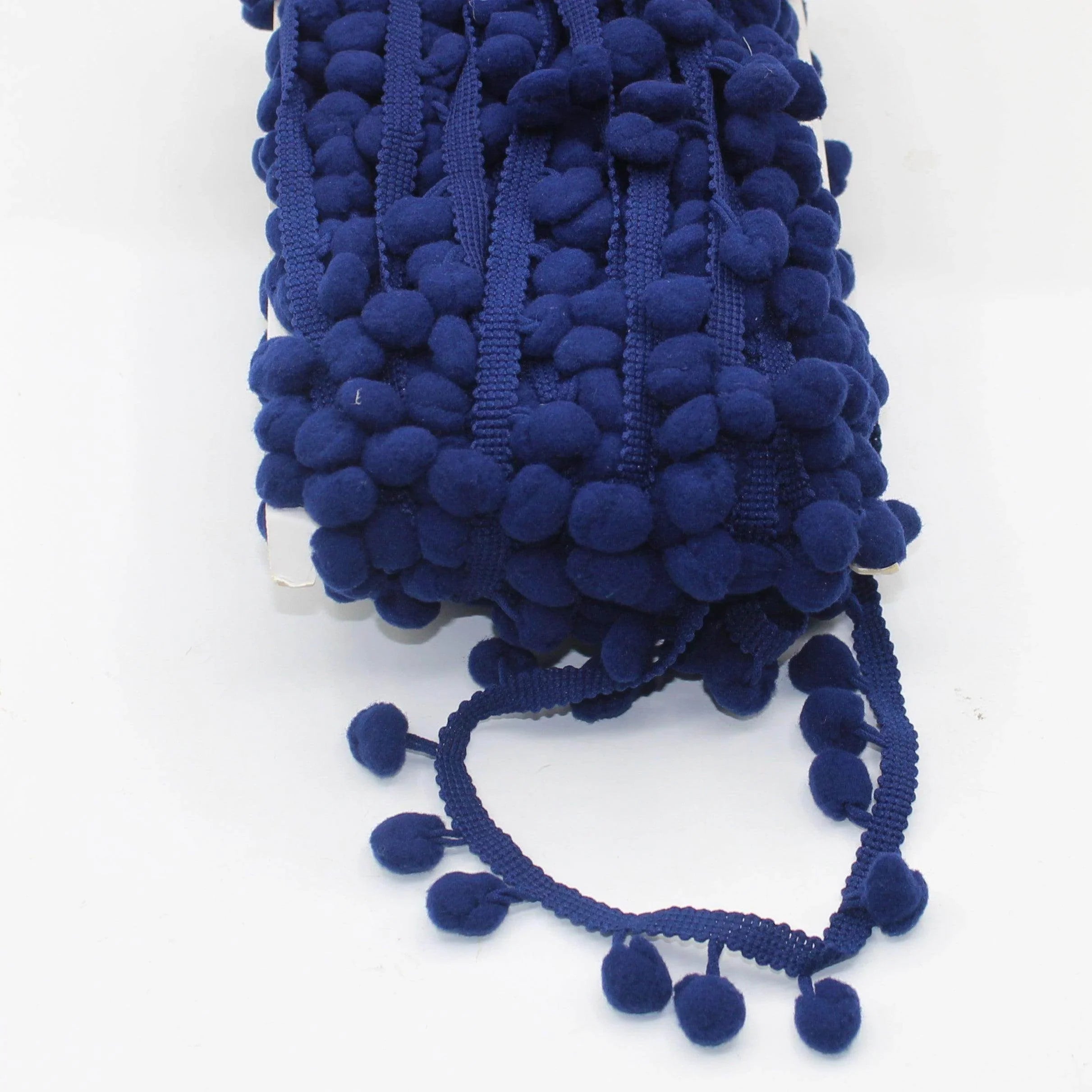 16 meters Pompon Trimming size 10+15mm (pompon's diameter +/- 10mm) #FLO4660 - ACCESSOIRES LEDUC BV