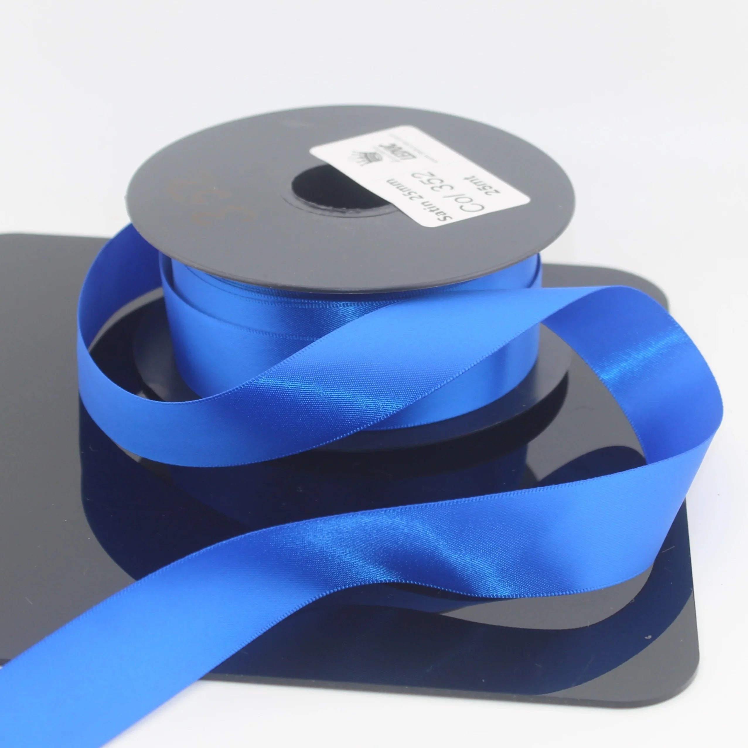 Deluxe Double Sided Satin 15mm,25mm or 38mm - 25 meters - ACCESSOIRES LEDUC BV