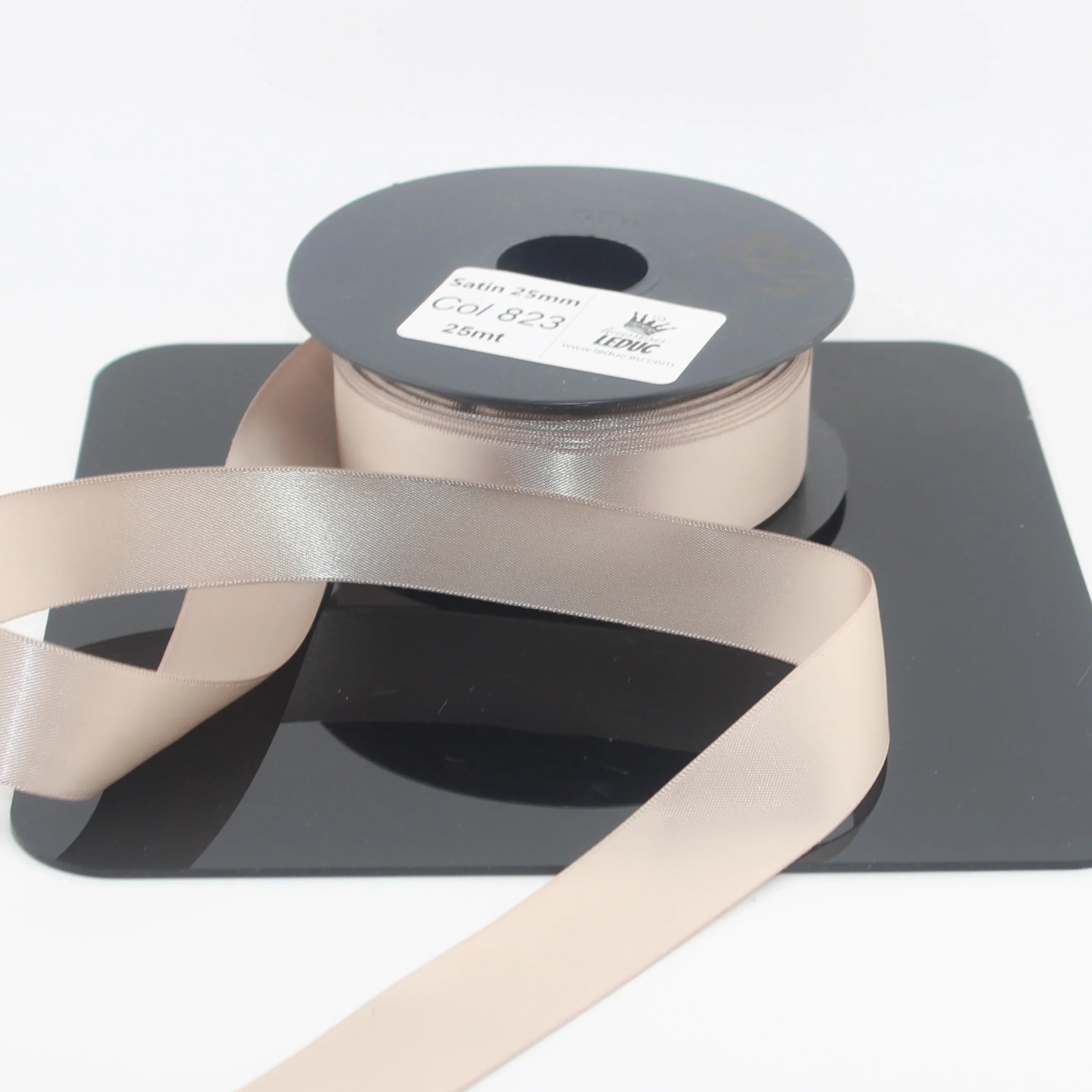 Deluxe Double Sided Satin 15mm,25mm or 38mm - 25 meters - ACCESSOIRES LEDUC BV
