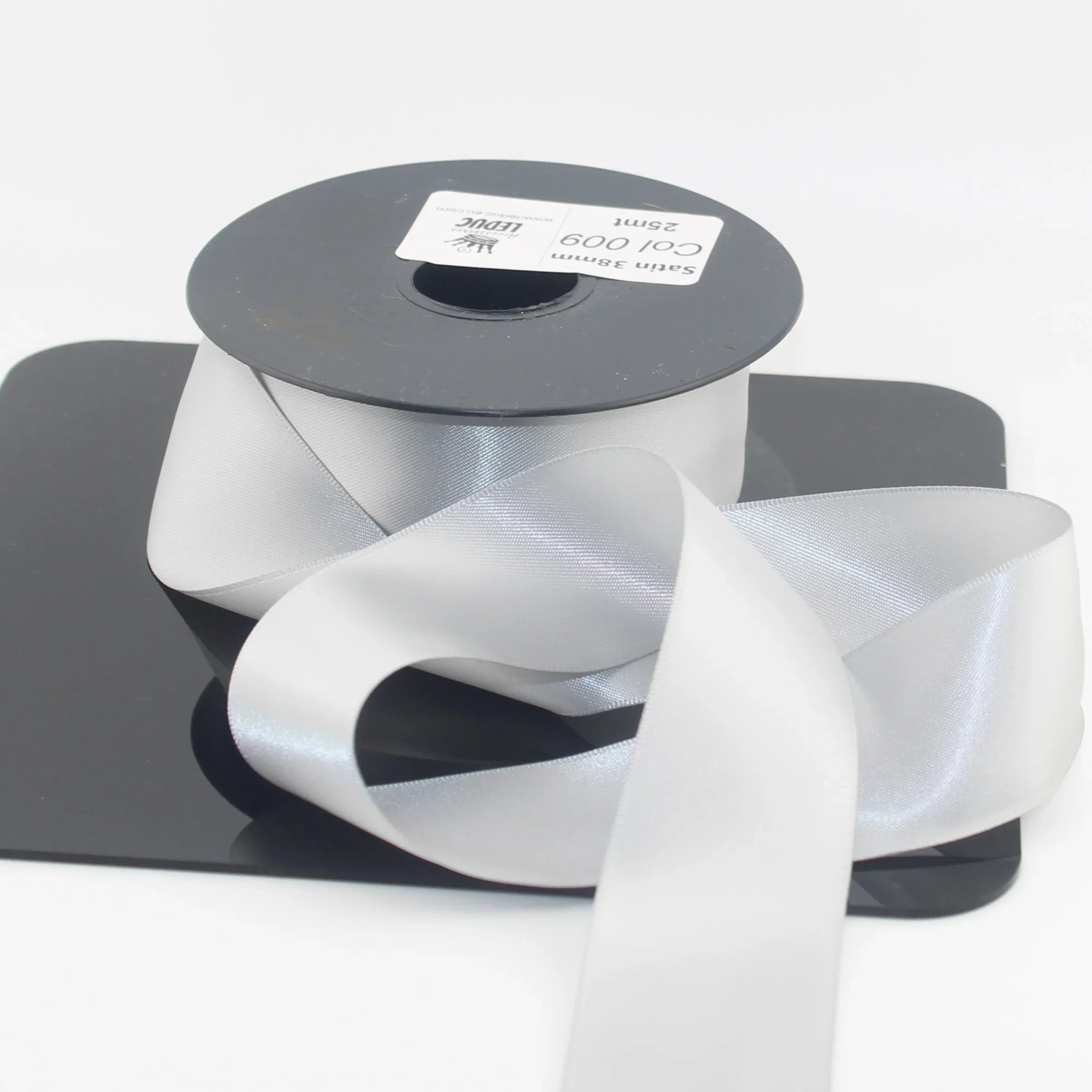 Deluxe Double Sided Satin 15mm,25mm or 38mm - 25 meters - ACCESSOIRES LEDUC BV