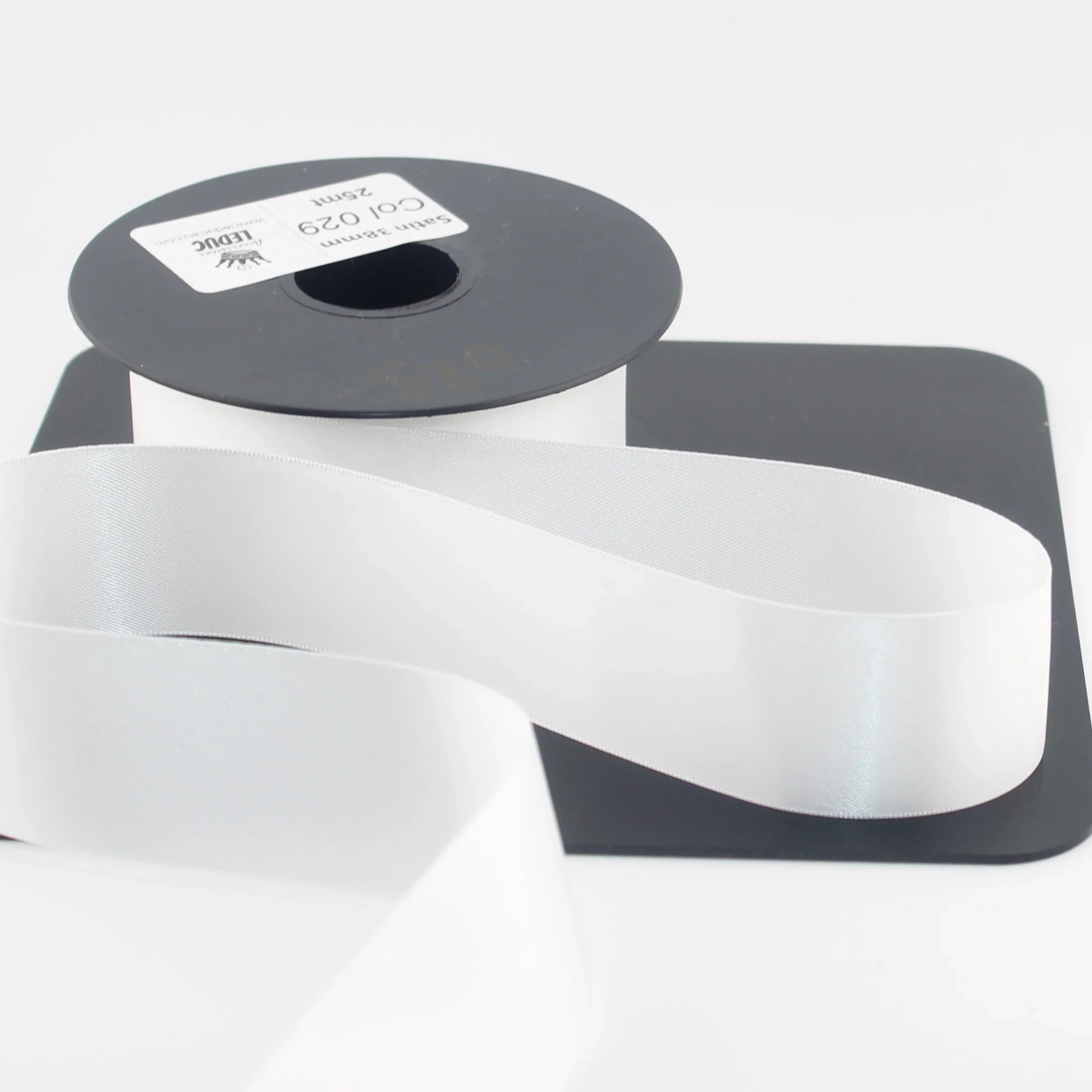 Deluxe Double Sided Satin 15mm,25mm or 38mm - 25 meters - ACCESSOIRES LEDUC BV