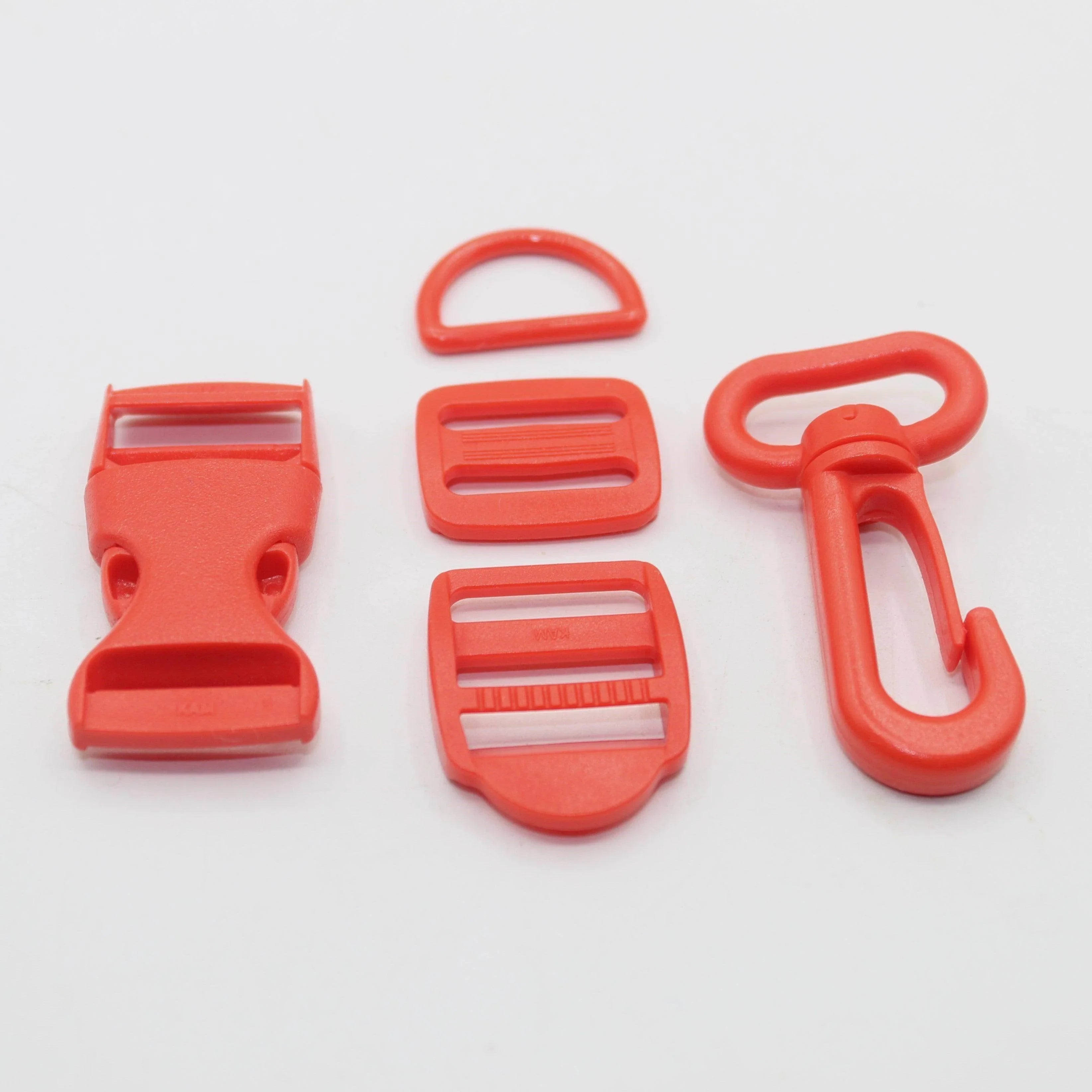 Set of 5 Coloured Nylon Buckles (1 Lobster + 2 sliding buckles + 1 D ring + 1 Clipsable buckle) - 20mm/25mm - ACCESSOIRES LEDUC BV