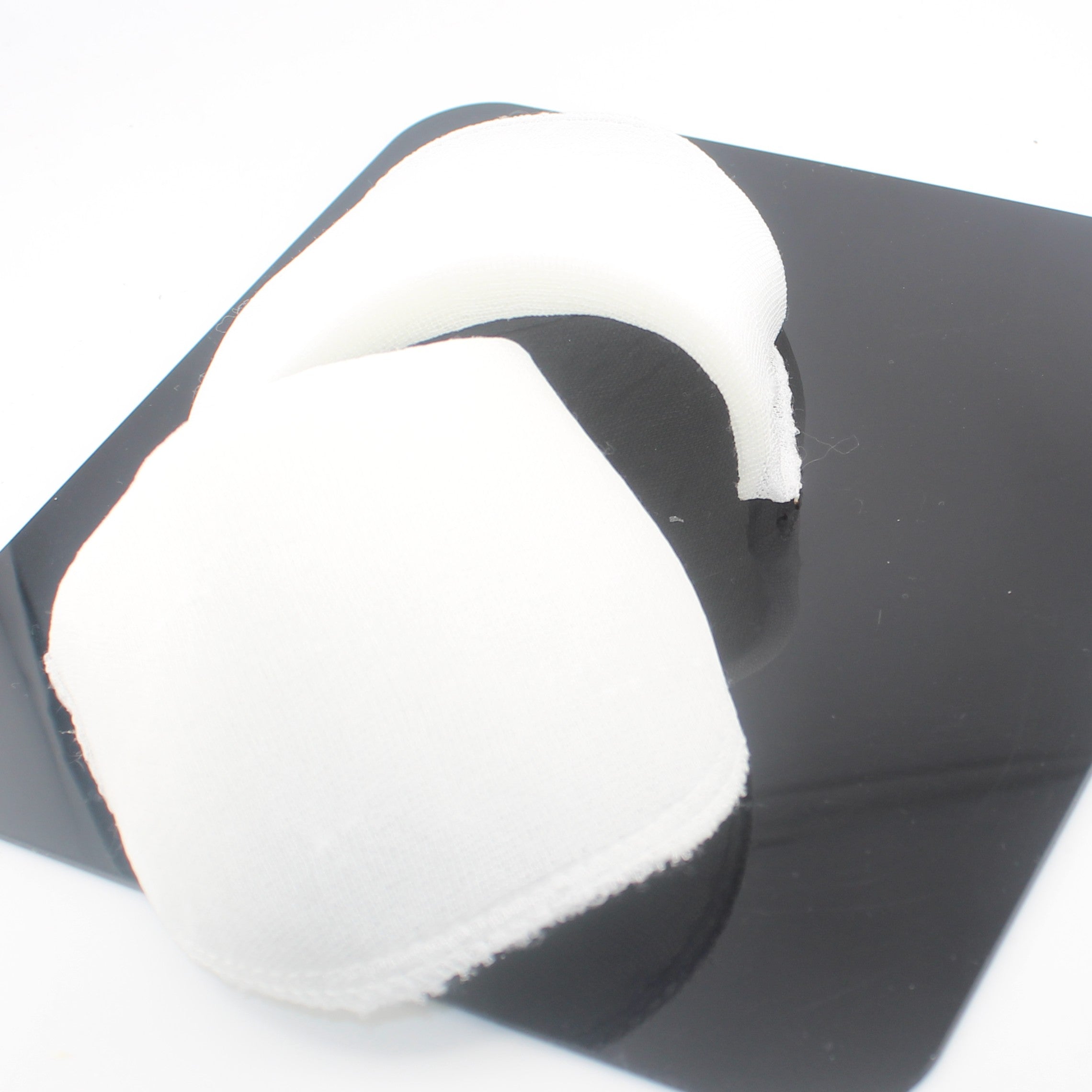 1 pair of Shoulder Pads, in Black or White, size 9x15cm