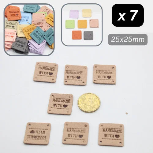 Lot de 7 étiquettes carrées beige 25x25mm en simili cuir, marquées 'Handmade with love', accessoires couture Leduc