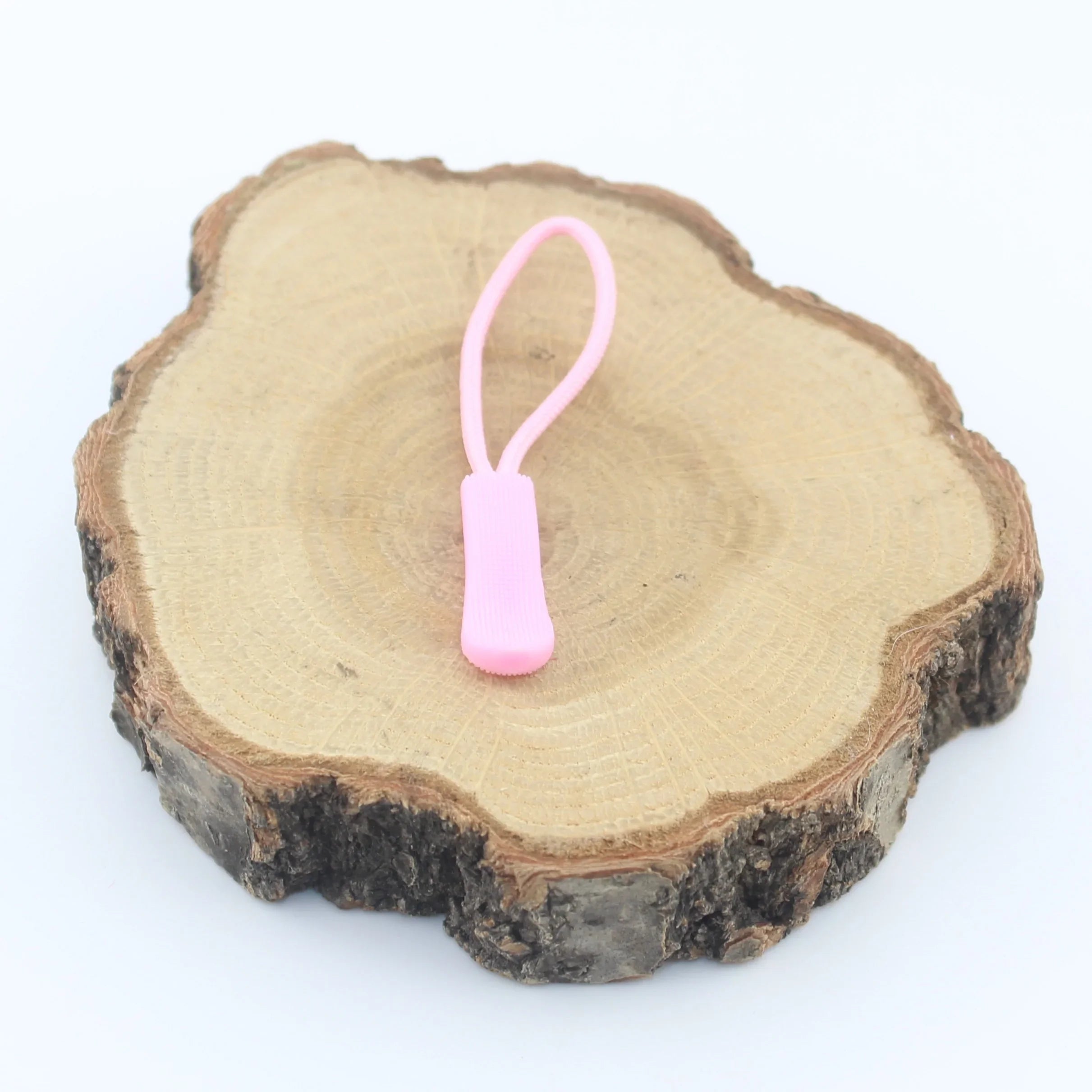 Zip Pullers, available in different colours, 60mm - ACCESSOIRES LEDUC BV