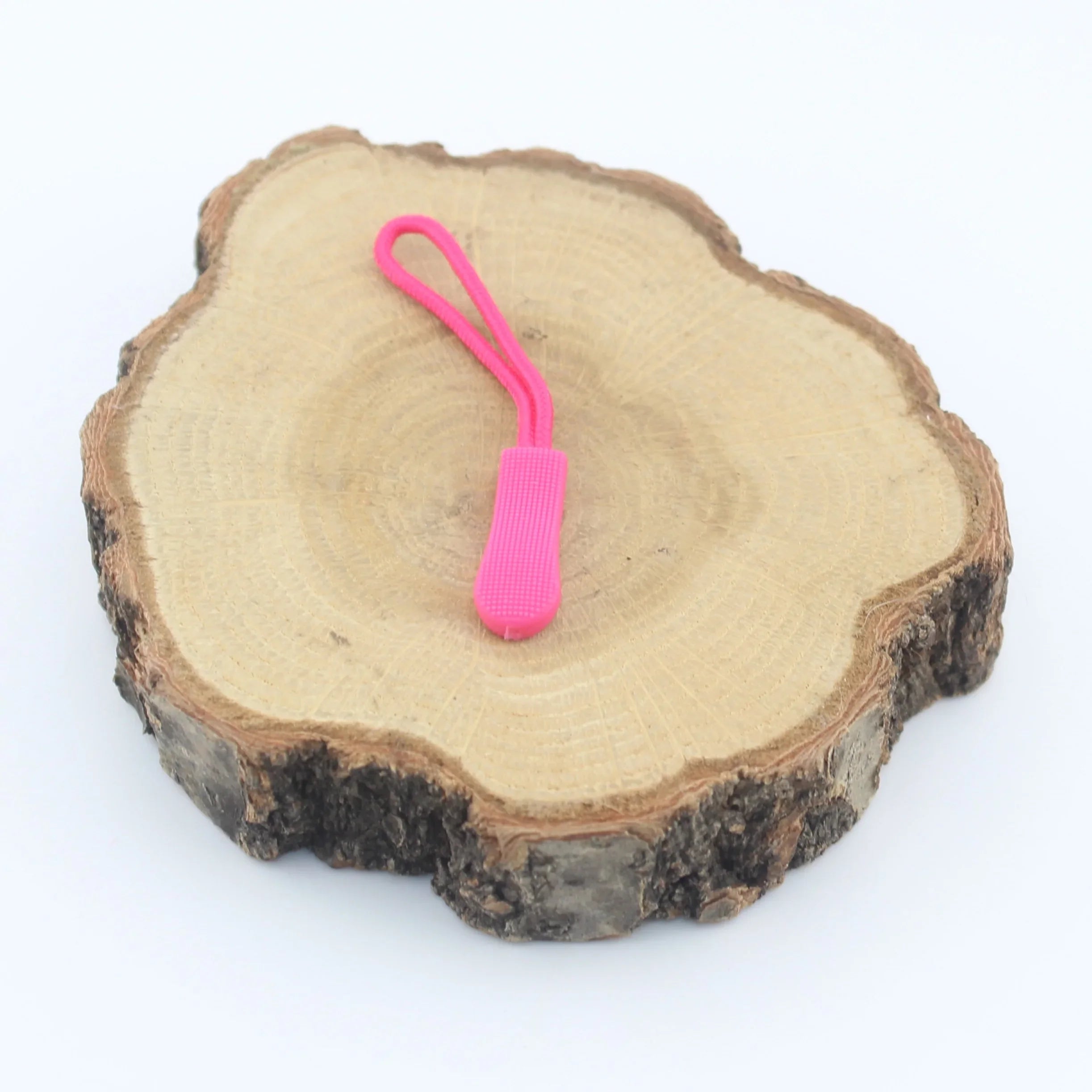 Zip Pullers, available in different colours, 60mm - ACCESSOIRES LEDUC BV