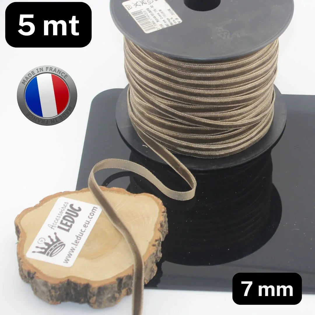 5 Meters Velvet Ribbon, available in different sizes & colours - ACCESSOIRES LEDUC BV