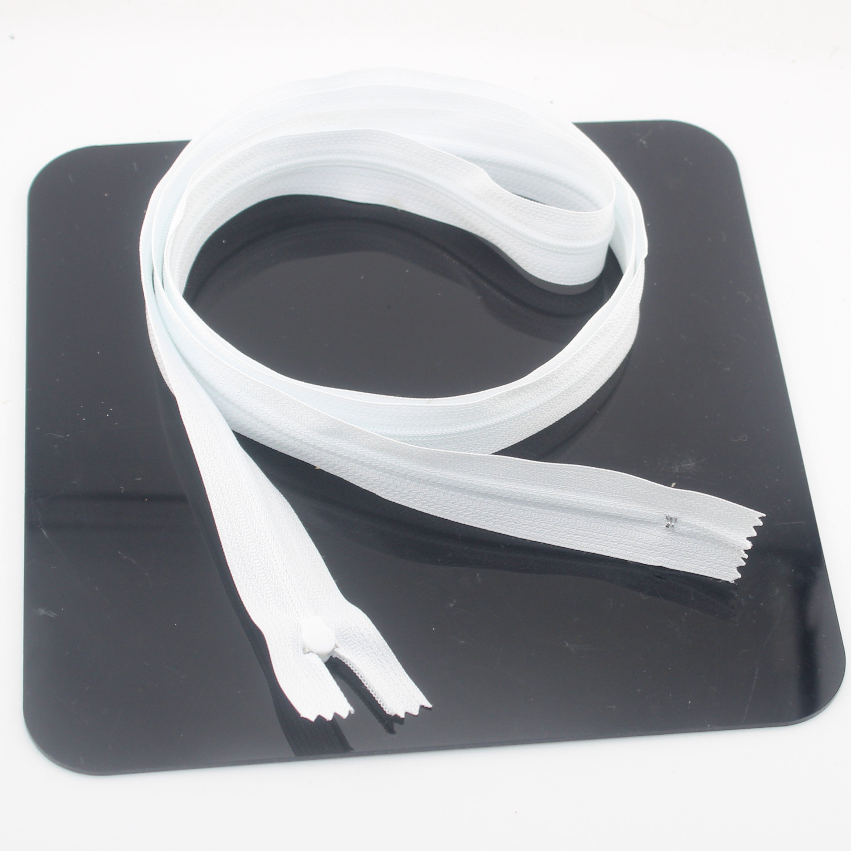 Extra-long ZIpper for Bed Linen and other use, 4mm Teeth, White, Metal or Plastic Glider, 135 or 155cm