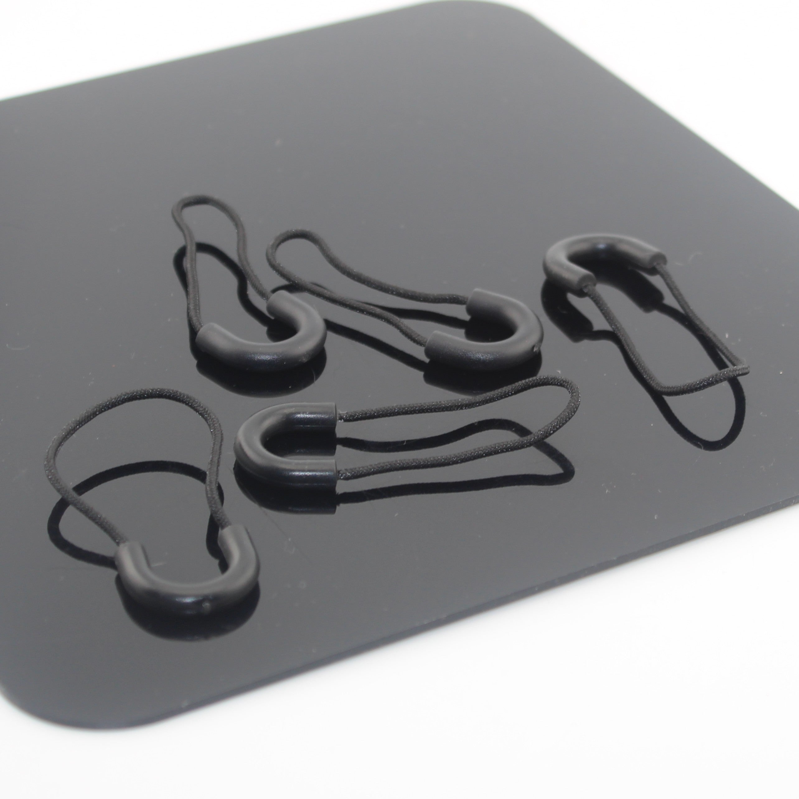 Round Loop Zip Pullers, available in different colours, 25x60mm