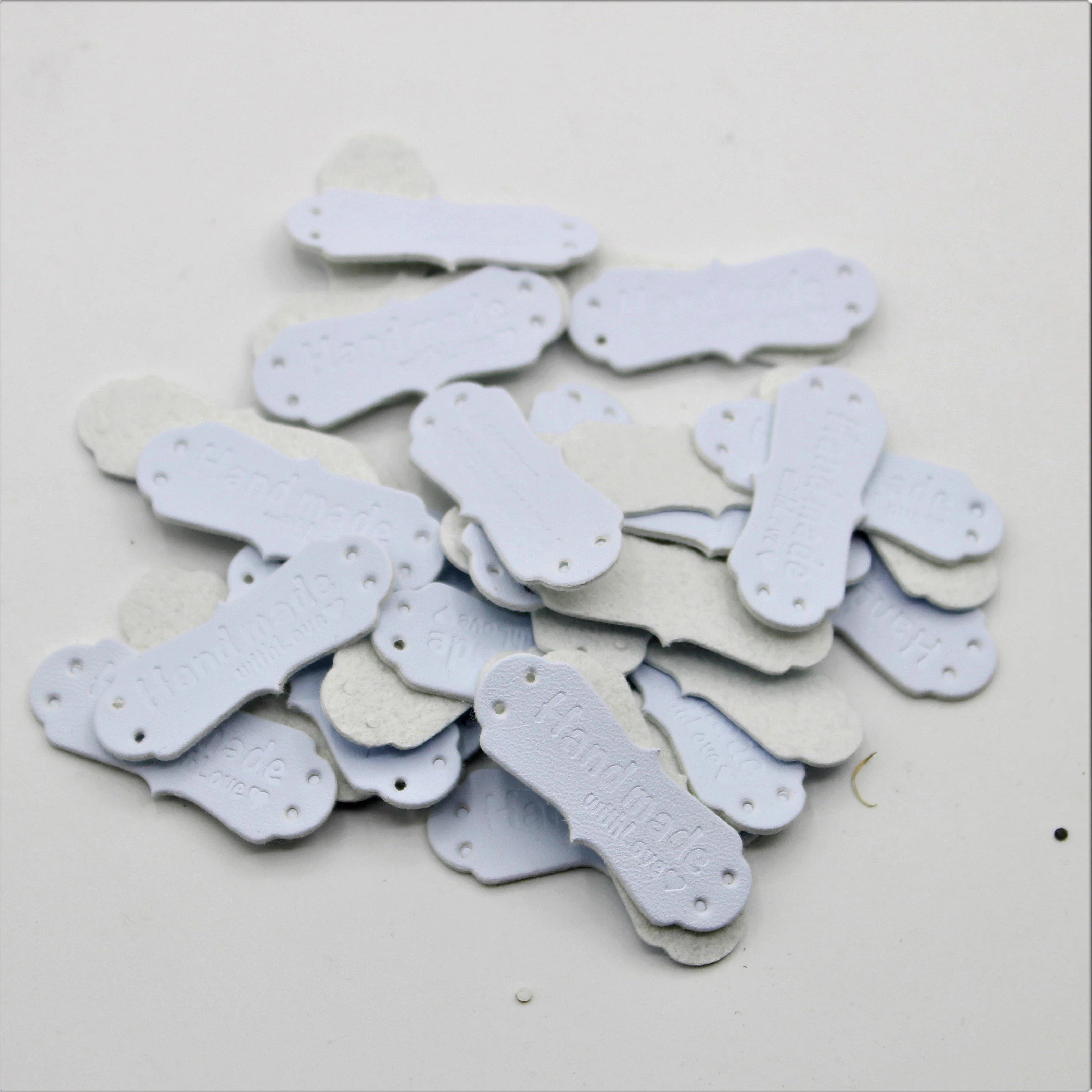 PU Fake Leather "Handmade" Labels 40x15mm - ACCESSOIRES LEDUC