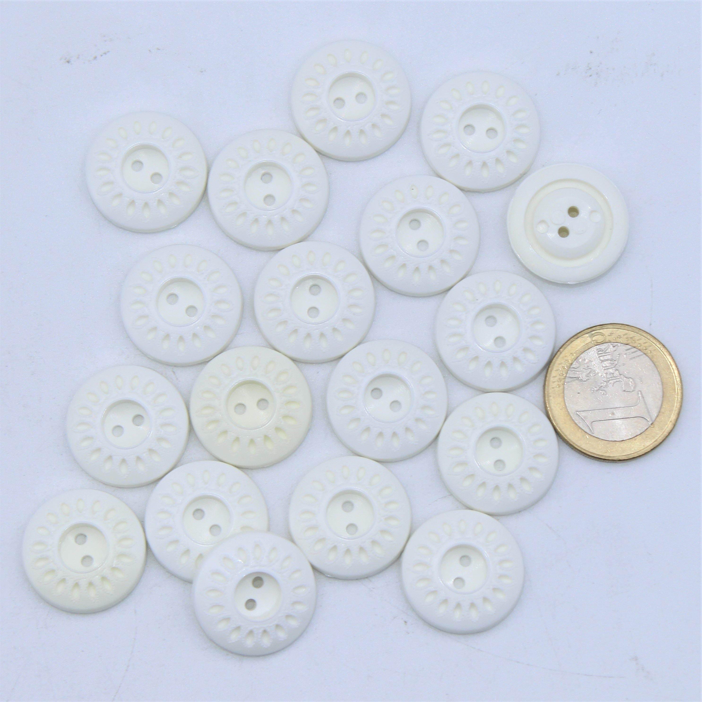 White Sunflower Nylon Button 2 Holes #KN24001 - ACCESSOIRES LEDUC BV