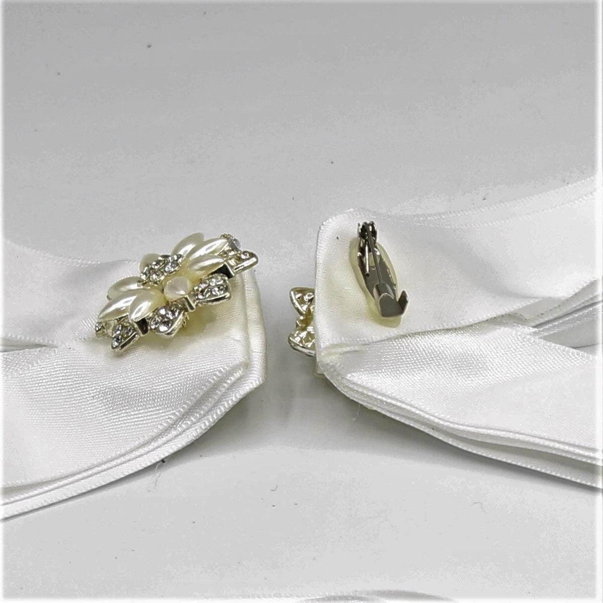 Decorative white ribbon bow with strass in bloom silver with pin- 11 cm - ACCESSOIRES LEDUC BV