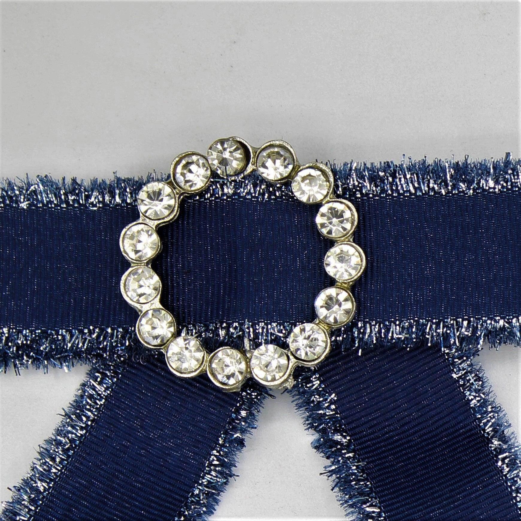 Dark blue and decorative ribbon with strass circle with pin and shiny edges-14 cm - ACCESSOIRES LEDUC BV