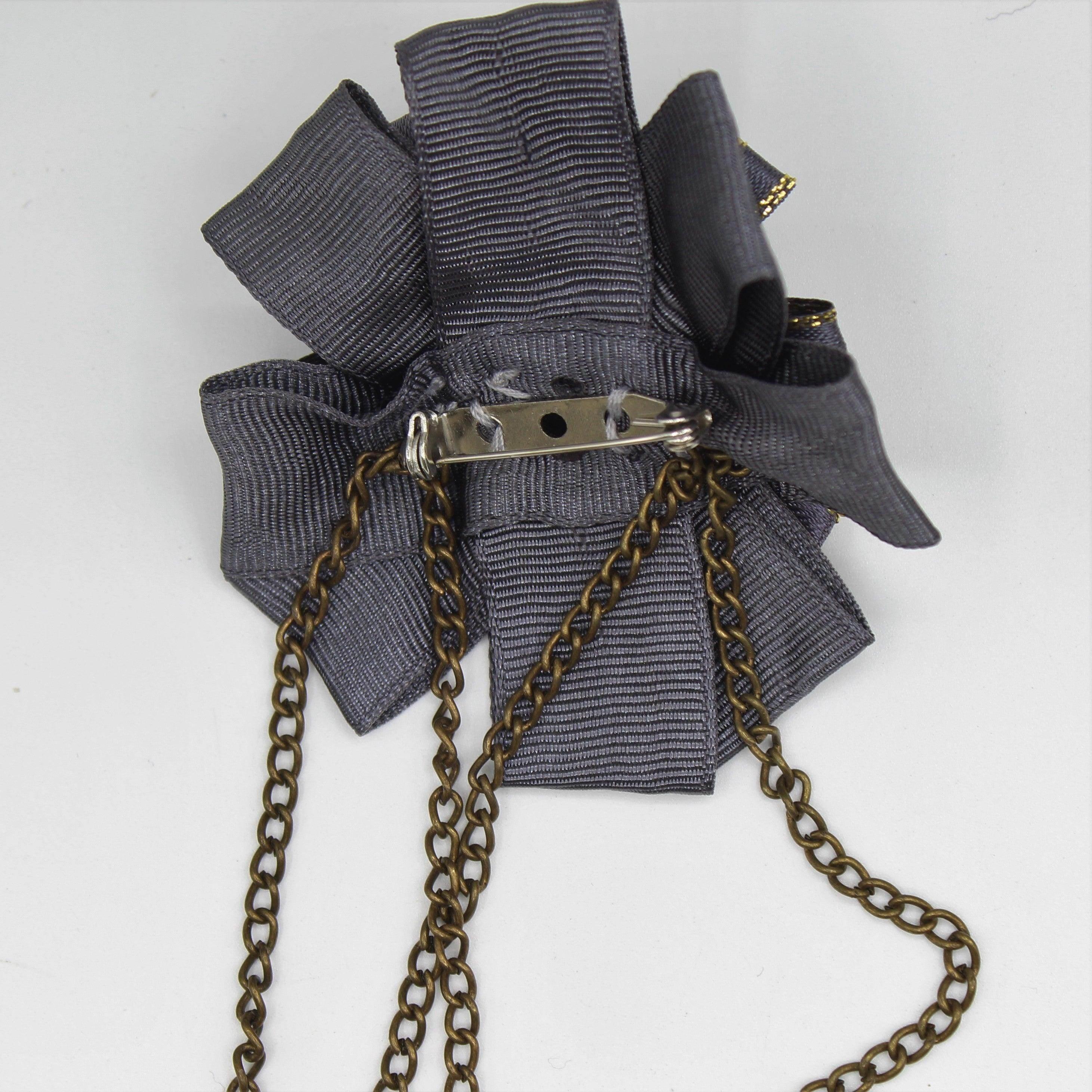 60 mm Brooches Double Flowers with Gold Edges and Safety Pin with Double chain - ACCESSOIRES LEDUC BV