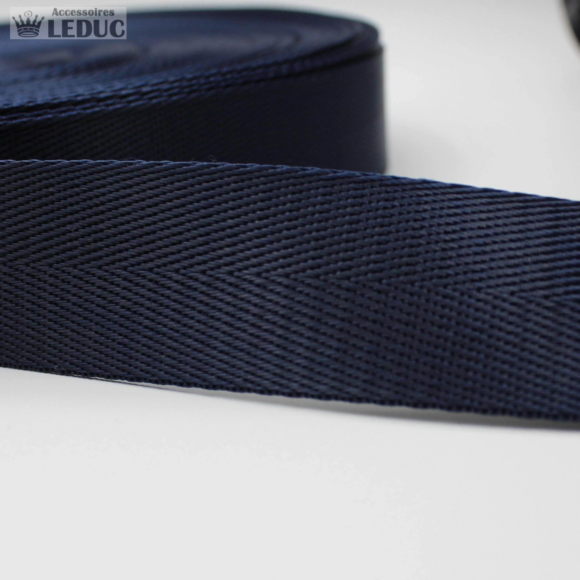 30mm or 40mm Shiny Herringbone Webbing #RUB1910 - ACCESSOIRES LEDUC BV