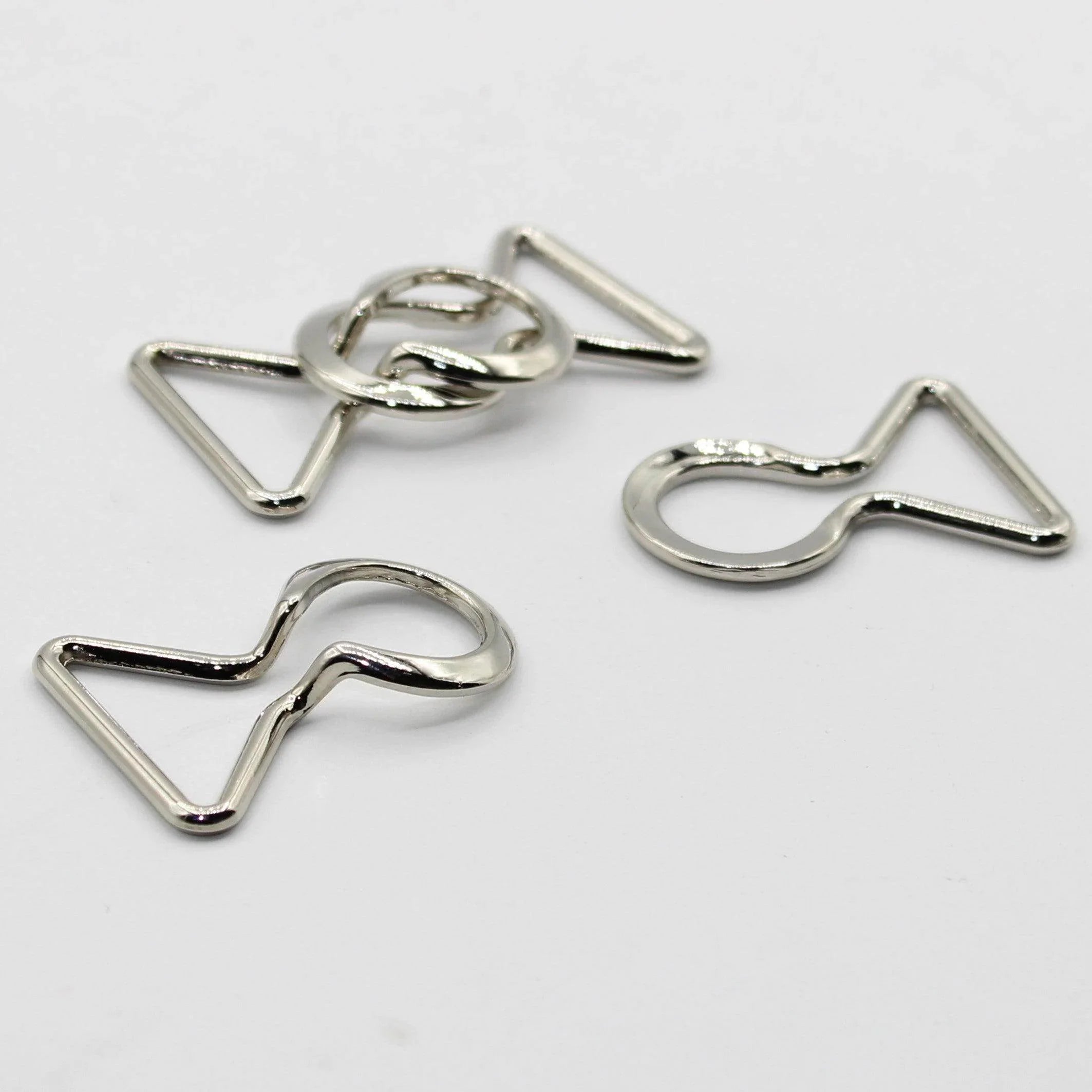 1 set Clipsable Crossed Buckles Gold, Gunmetal or Silver #BME3x03 - ACCESSOIRES LEDUC BV