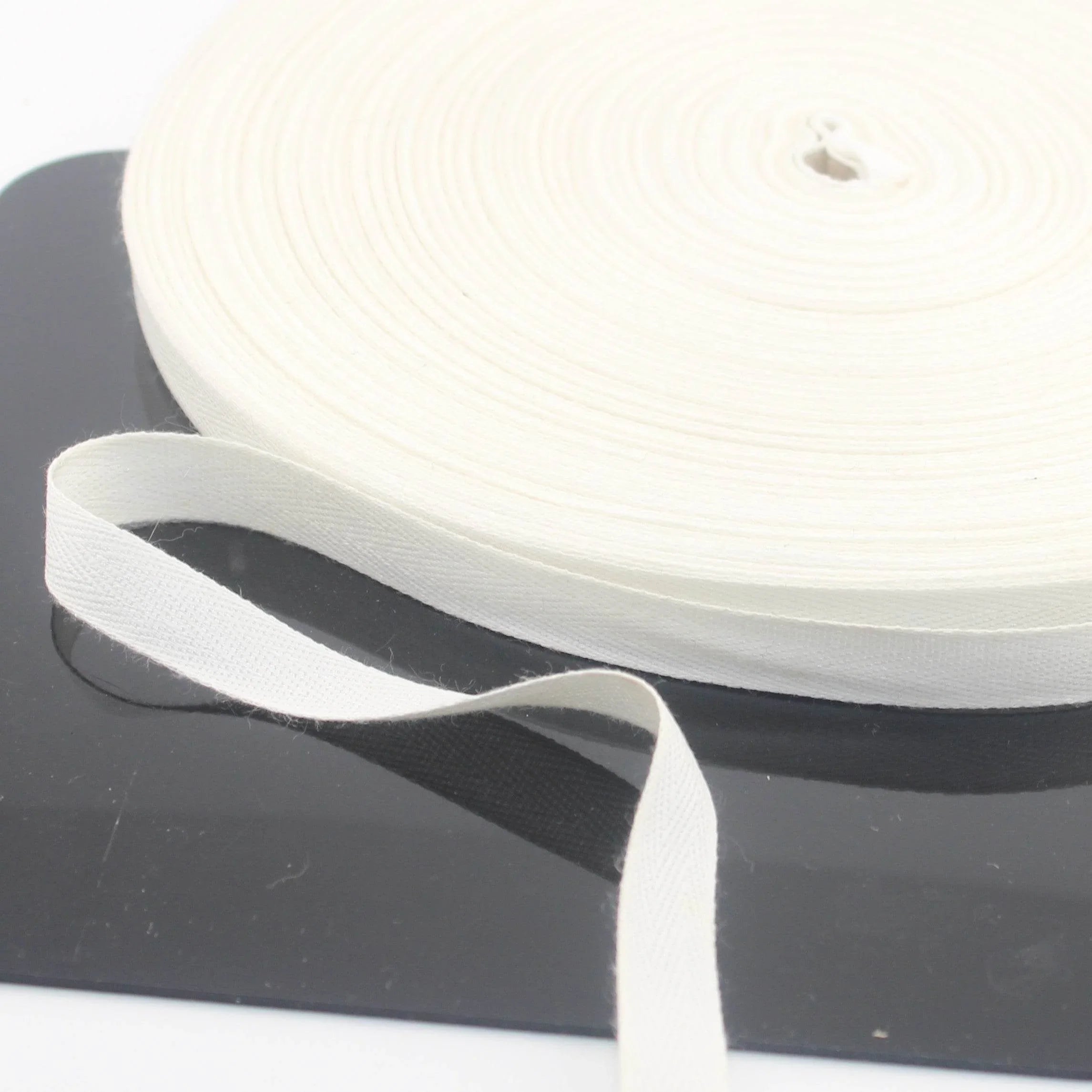 100 meters High Quality Cotton White Herringbone Tape size 12 or 30mm - ACCESSOIRES LEDUC BV