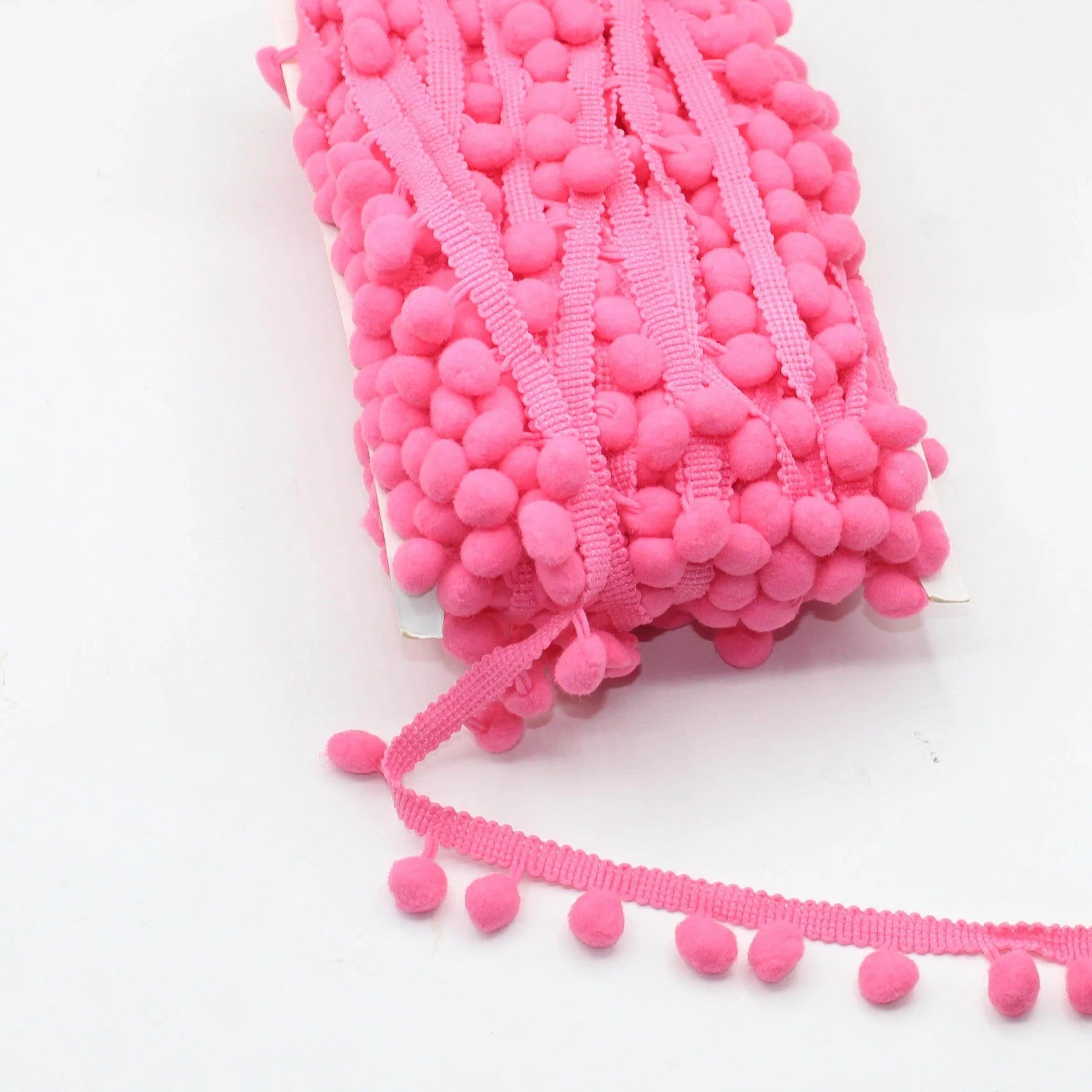 16 meters Pompon Trimming size 10+15mm (pompon's diameter +/- 10mm) #FLO4660 - ACCESSOIRES LEDUC BV