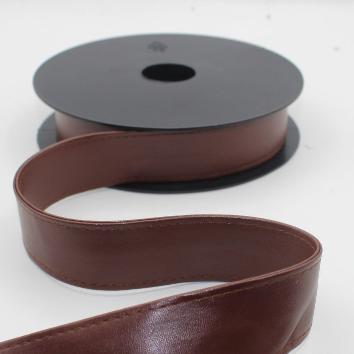 7mm/20mm/30mm Fake Leather - PU - Simili Leather Stitched Strap - 4 meters #RUB3500 #RUB3501 #RUB3502 - ACCESSOIRES LEDUC BV