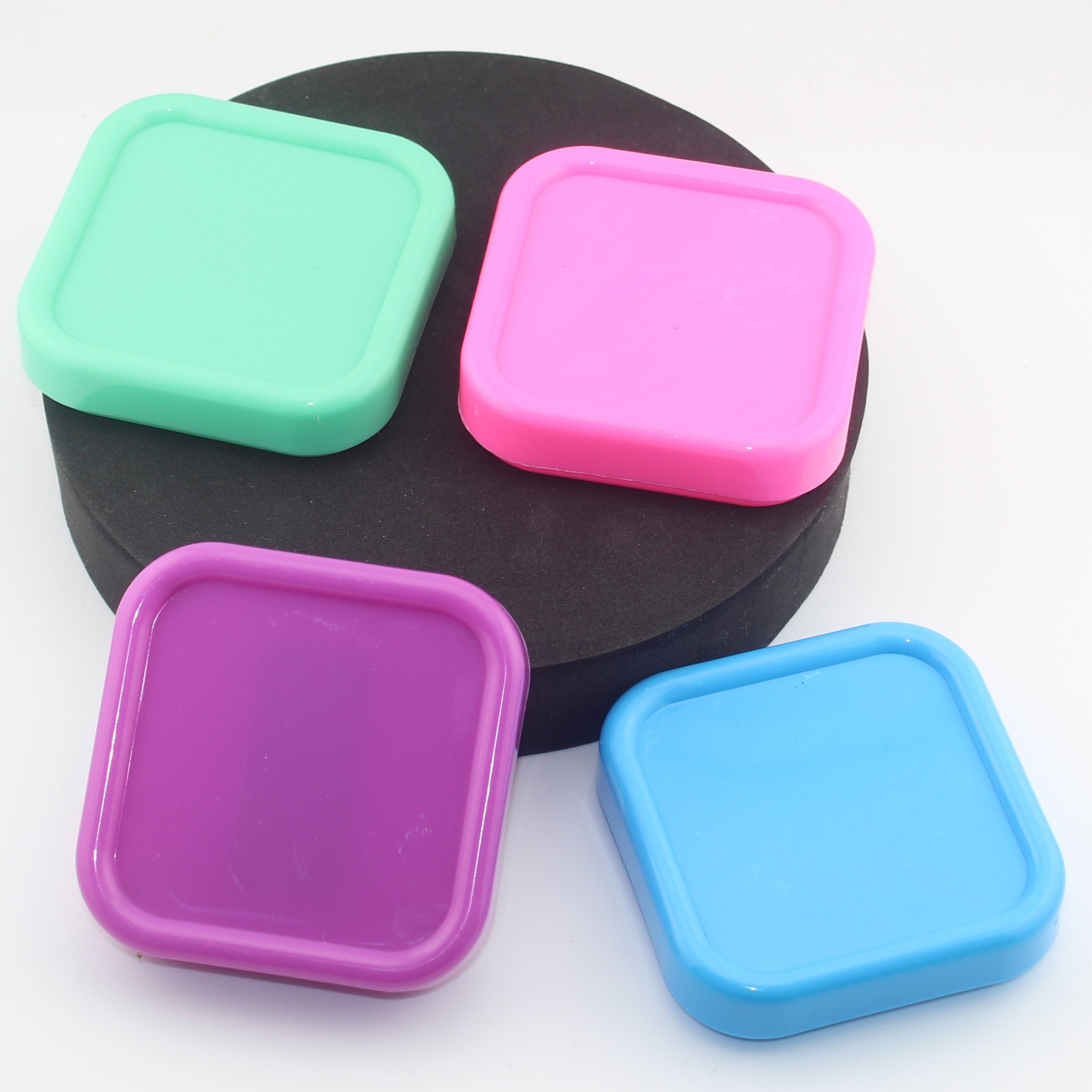 Square Magnetic Pin Cushion / Plastic Tray 8.5x8.5x2cm - ACCESSOIRES LEDUC BV