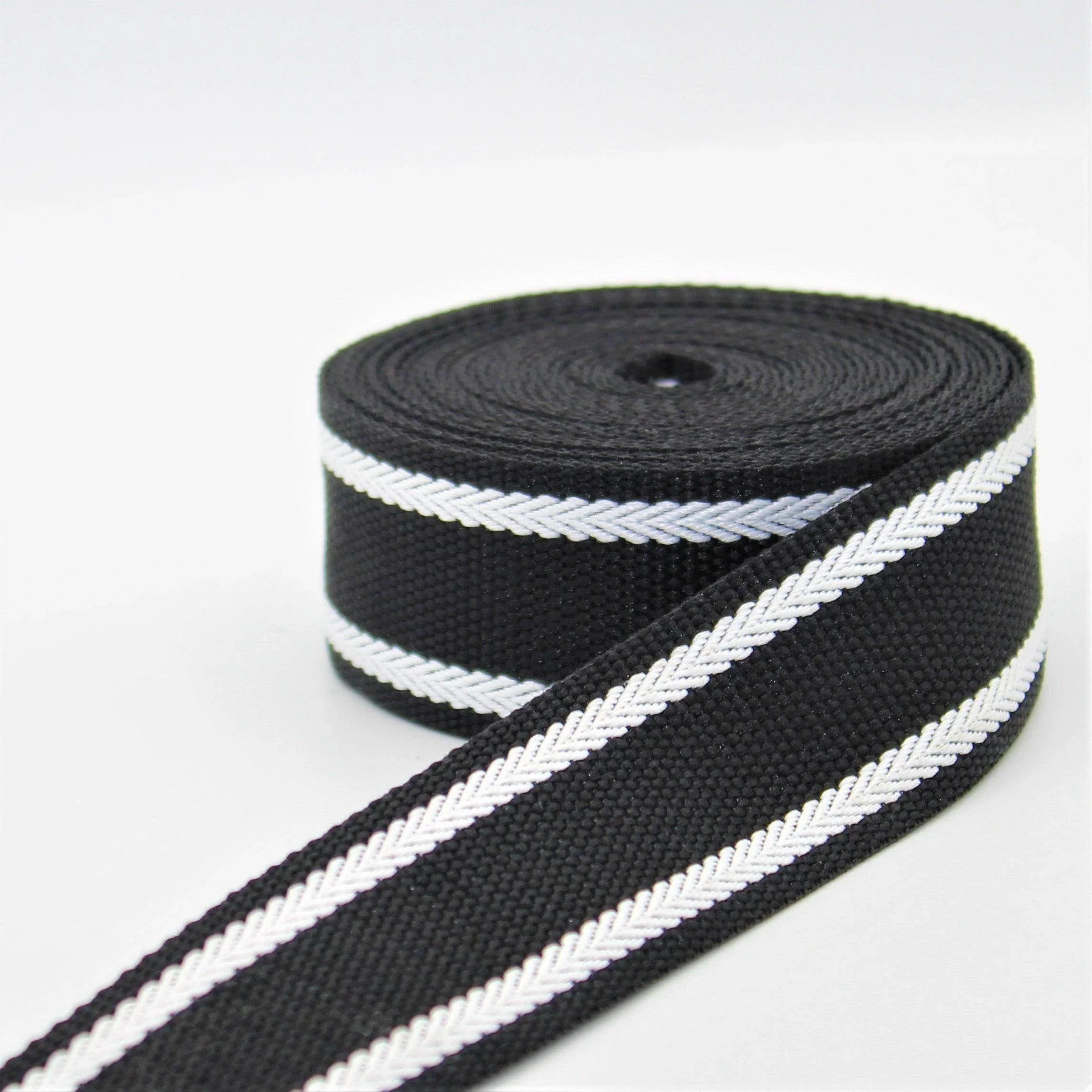 Black 38mm Webbing with White Arrow Stripes 5/10/45mt #RUB1958 - ACCESSOIRES LEDUC BV