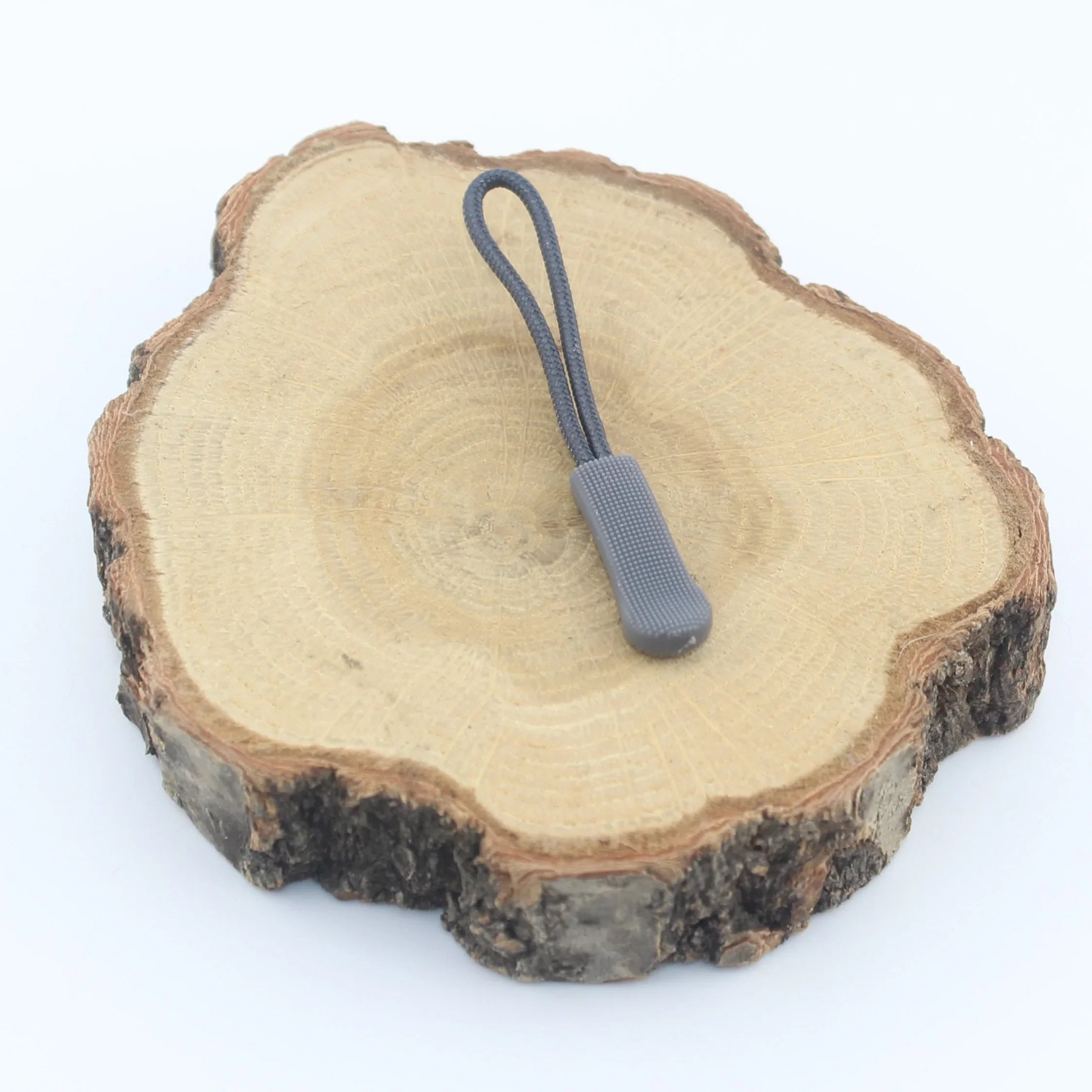 Zip Pullers, available in different colours, 60mm - ACCESSOIRES LEDUC BV