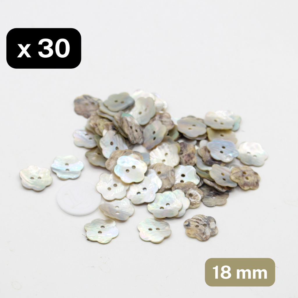 30 Stück echte Muschelknöpfe Akoya-Blumenform, Größe 18 mm #KS2500028