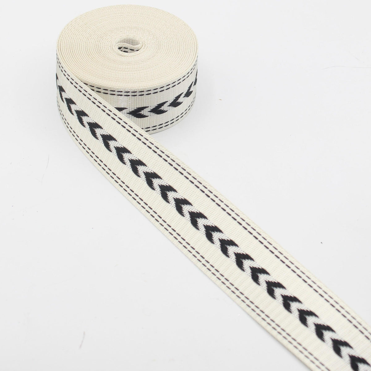 5 meters 38mm Polyester Shiny Webbing with Arrows #RUB3553 - ACCESSOIRES LEDUC BV