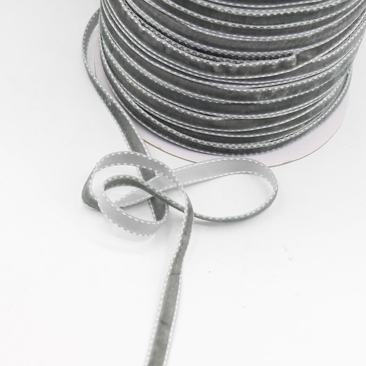 5 meters Stitched Velvet Ribbon 9 / 15 / 20mm #VEL1501 - ACCESSOIRES LEDUC