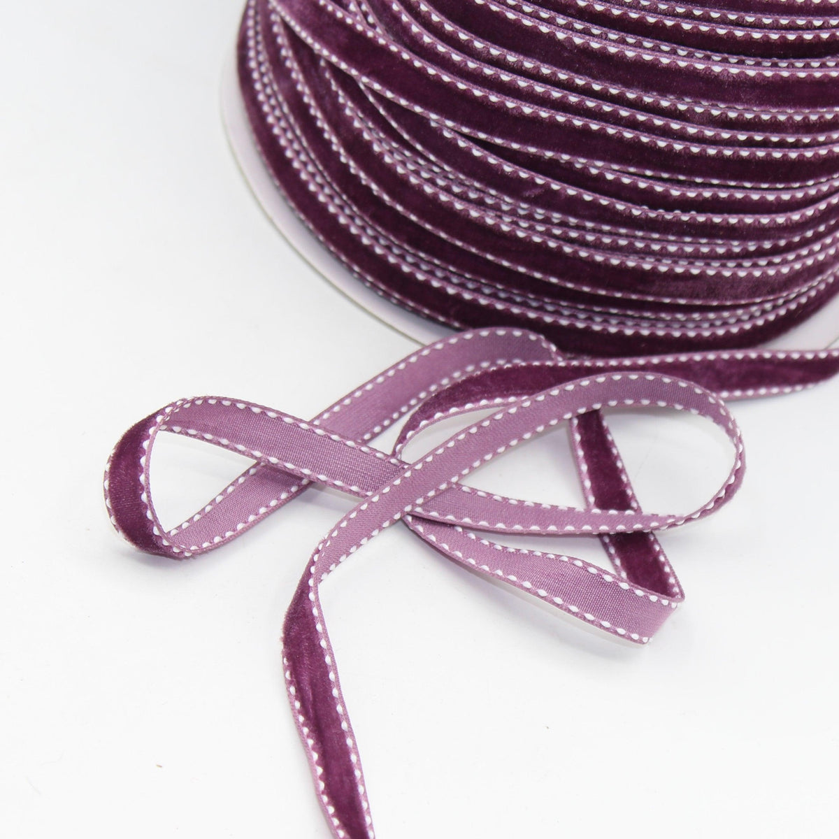 5 meters Stitched Velvet Ribbon 9 / 15 / 20mm #VEL1501 - ACCESSOIRES LEDUC