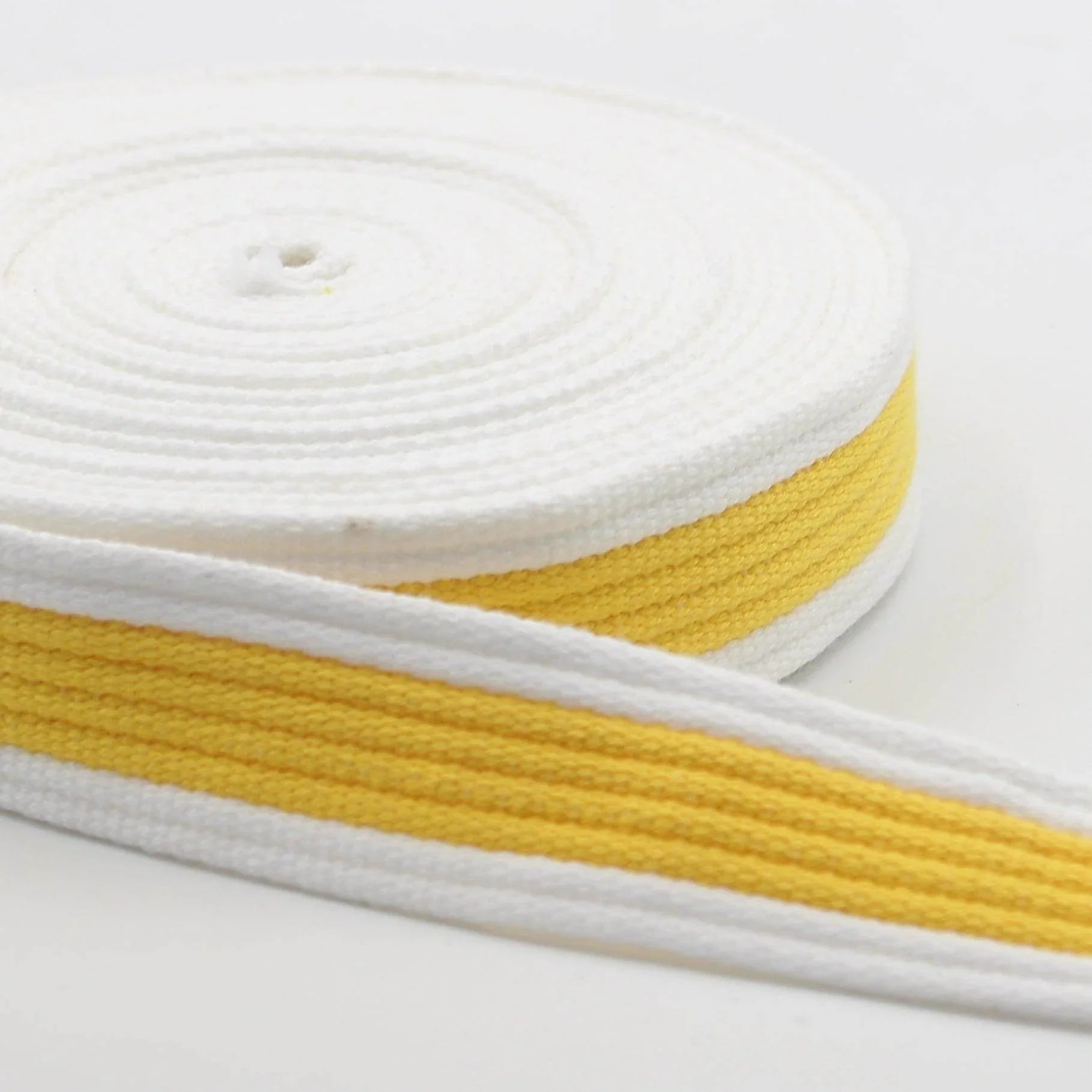 5 meters 30mm White + Colour Stripe Webbing #RUB1979 - ACCESSOIRES LEDUC BV