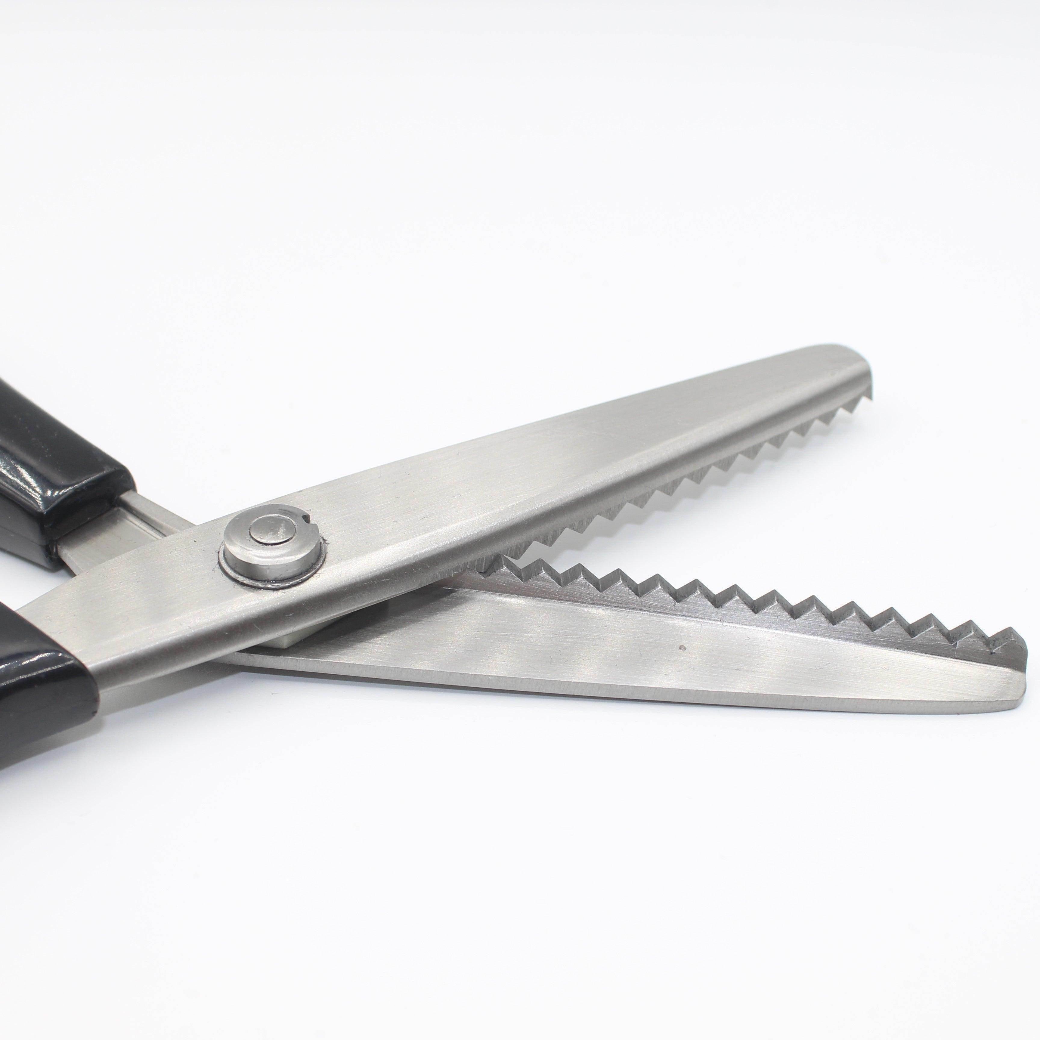 Black Pinking Shears - Zig Zag Blades Scissors - 23cm - ACCESSOIRES LEDUC BV