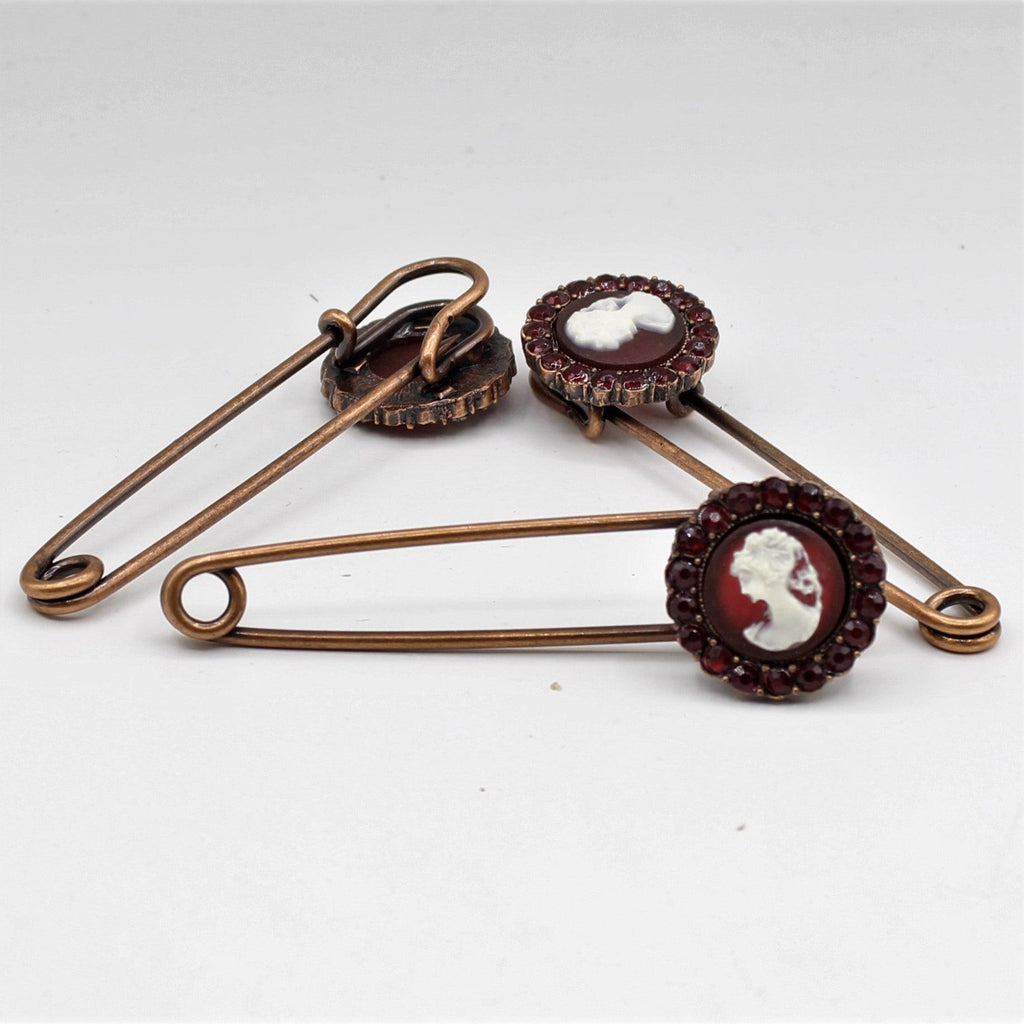 Kilt Pin with Strass (different colors) and Pattern of Lady 8cm - ACCESSOIRES LEDUC