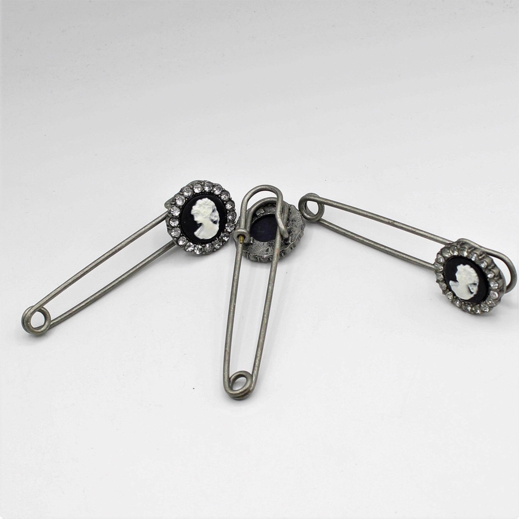 Kilt Pin with Strass (different colors) and Pattern of Lady 8cm#BRO2000 - ACCESSOIRES LEDUC BV