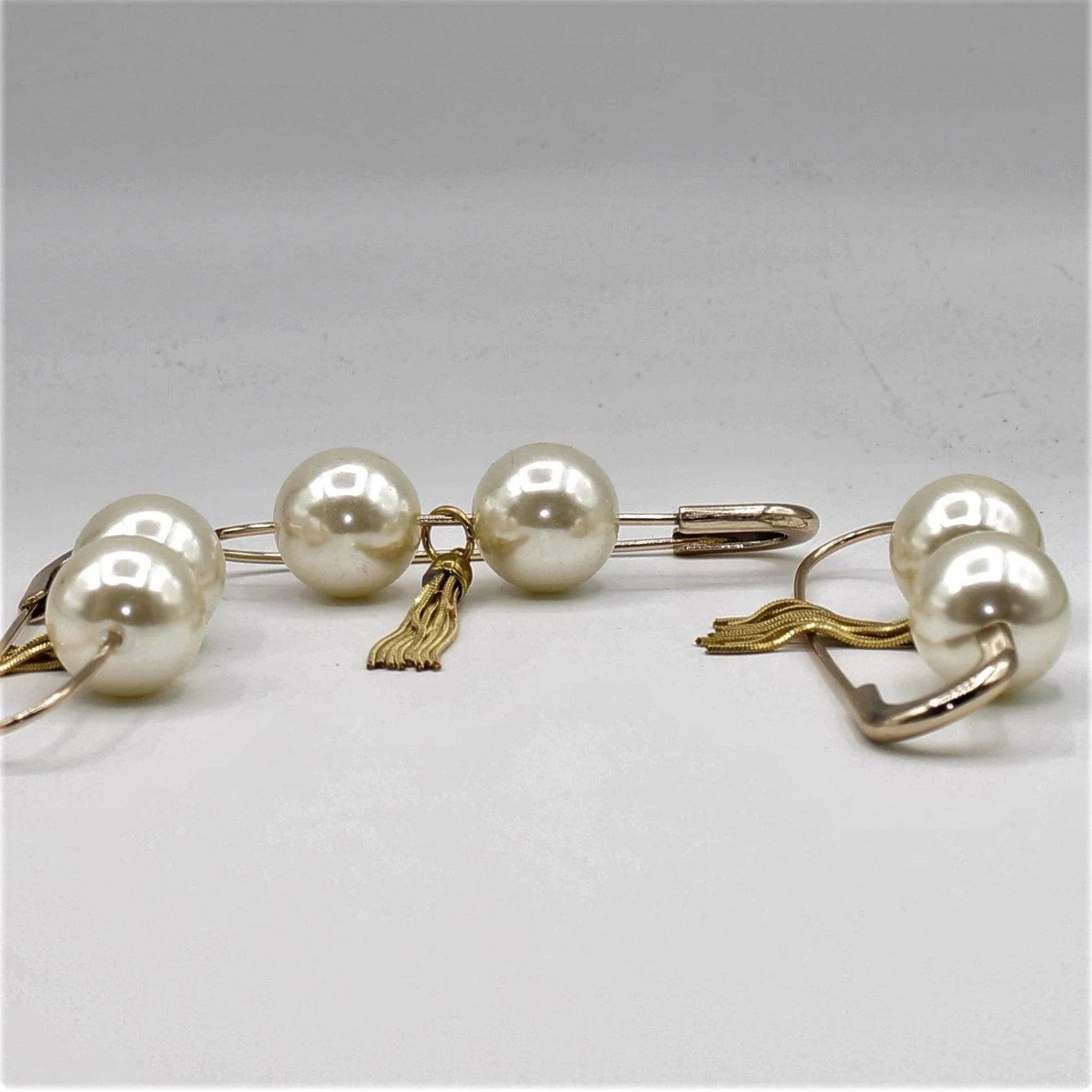 9cm-Large golden pin with two pearls and golden metalic tassel - ACCESSOIRES LEDUC BV