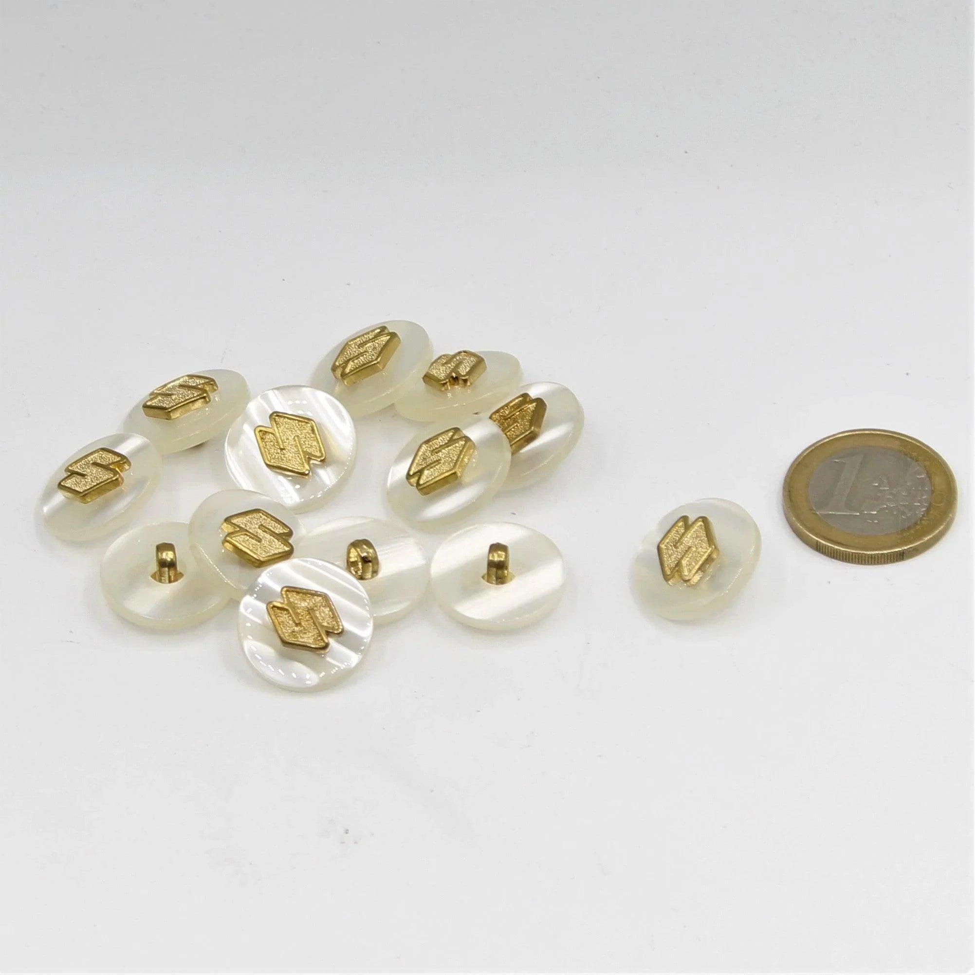 White or Purple Shank Button with Gold "S" Design 6 and 9mm - ACCESSOIRES LEDUC