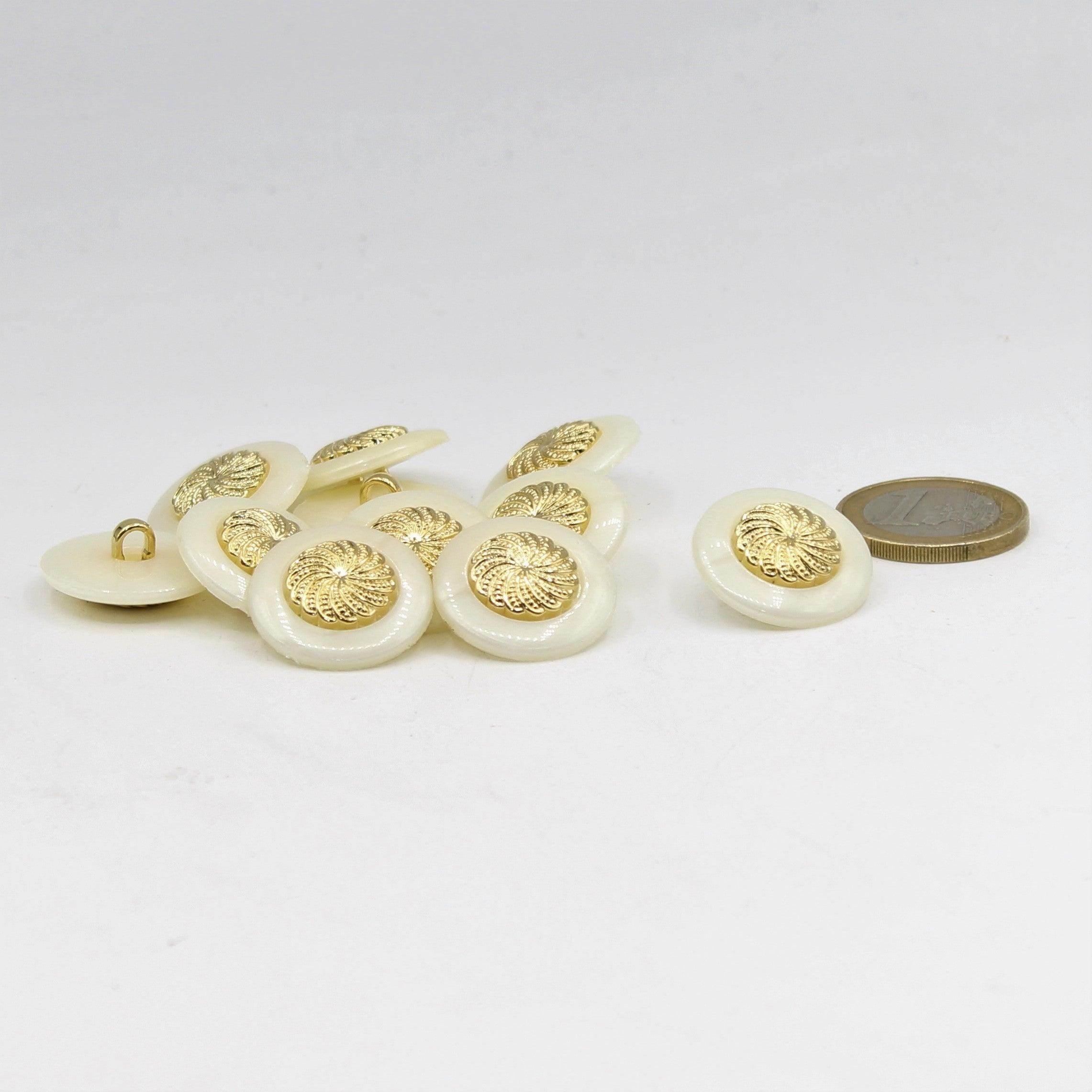 White Shank Button with Gold Spiral 15, 21mm - ACCESSOIRES LEDUC BV