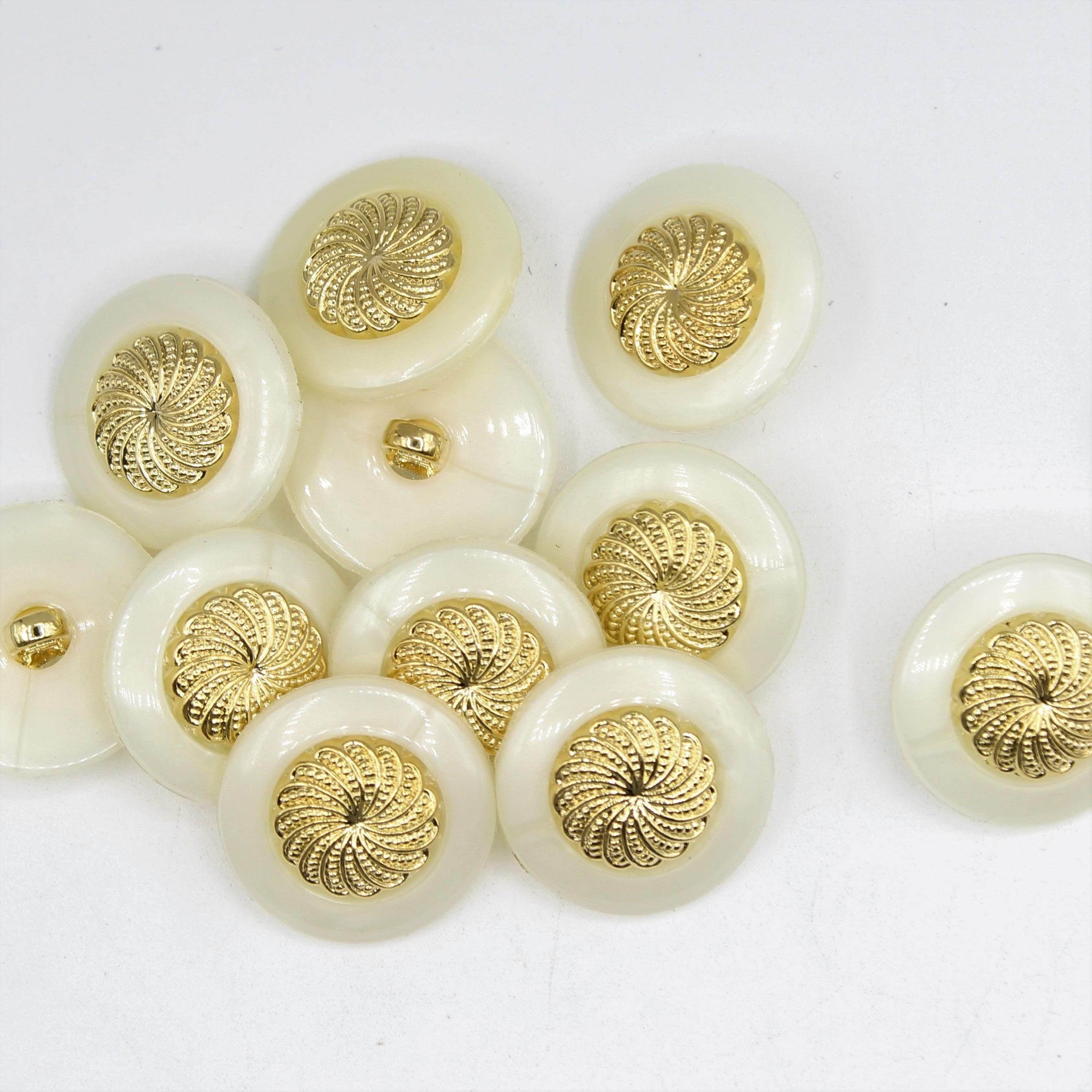 White Shank Button with Gold Spiral 15, 21mm - ACCESSOIRES LEDUC BV