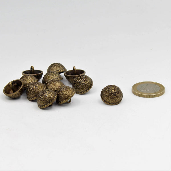 Vintage Metal Zamac Shank Button with Flower Pattern 15,18,20 and 23mm - ACCESSOIRES LEDUC BV