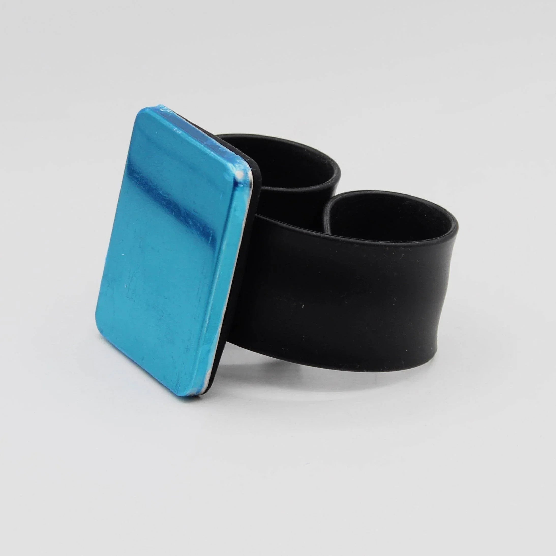 Multicolor Magnetic Bracelet, Sewing Pin Holder, Watchband Magnet, Pin Keeper, Wrist Pin Cushion, Sewing and Knitting Accessory - ACCESSOIRES LEDUC BV