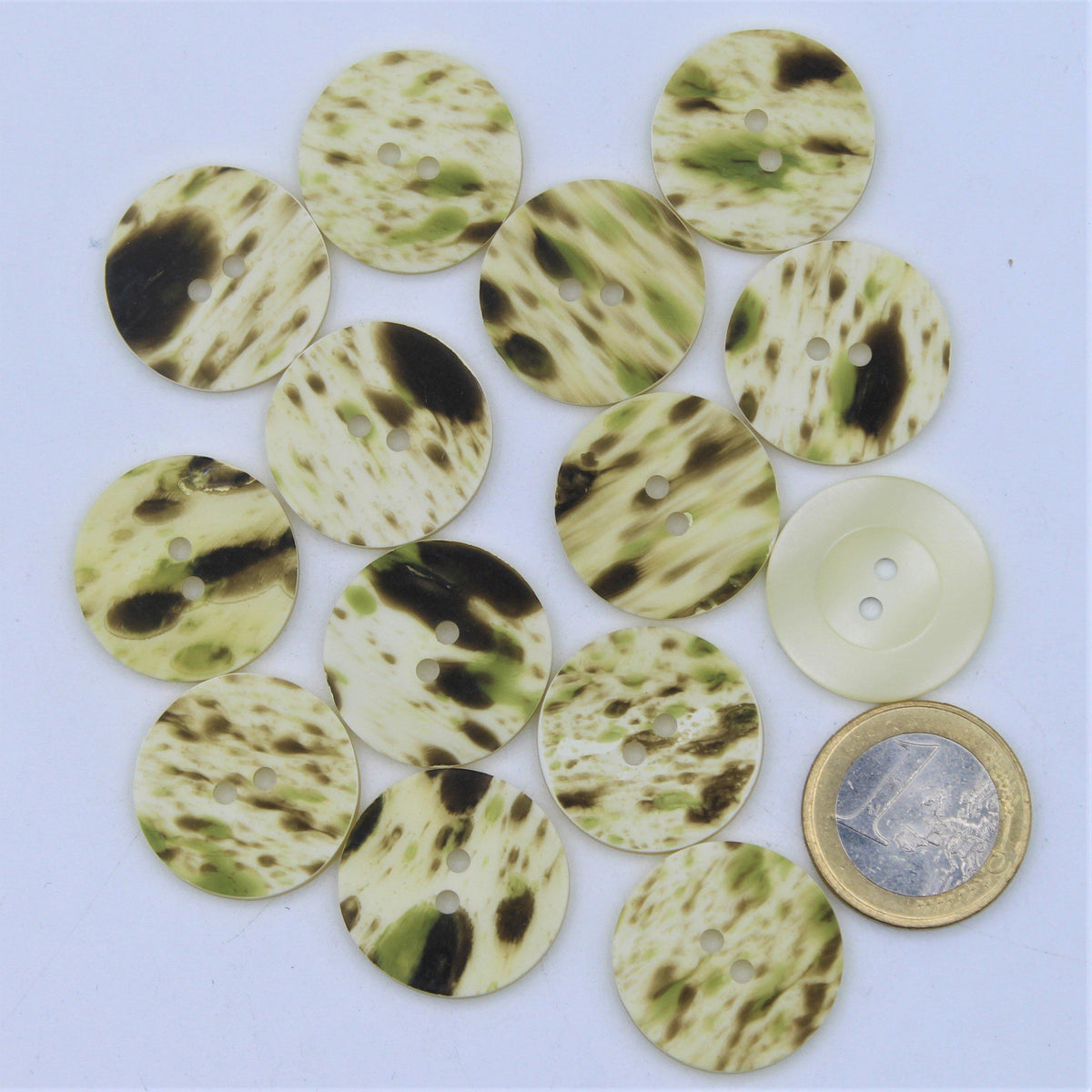 Polyester Green Camo Button 4 holes  #KP44003 - ACCESSOIRES LEDUC