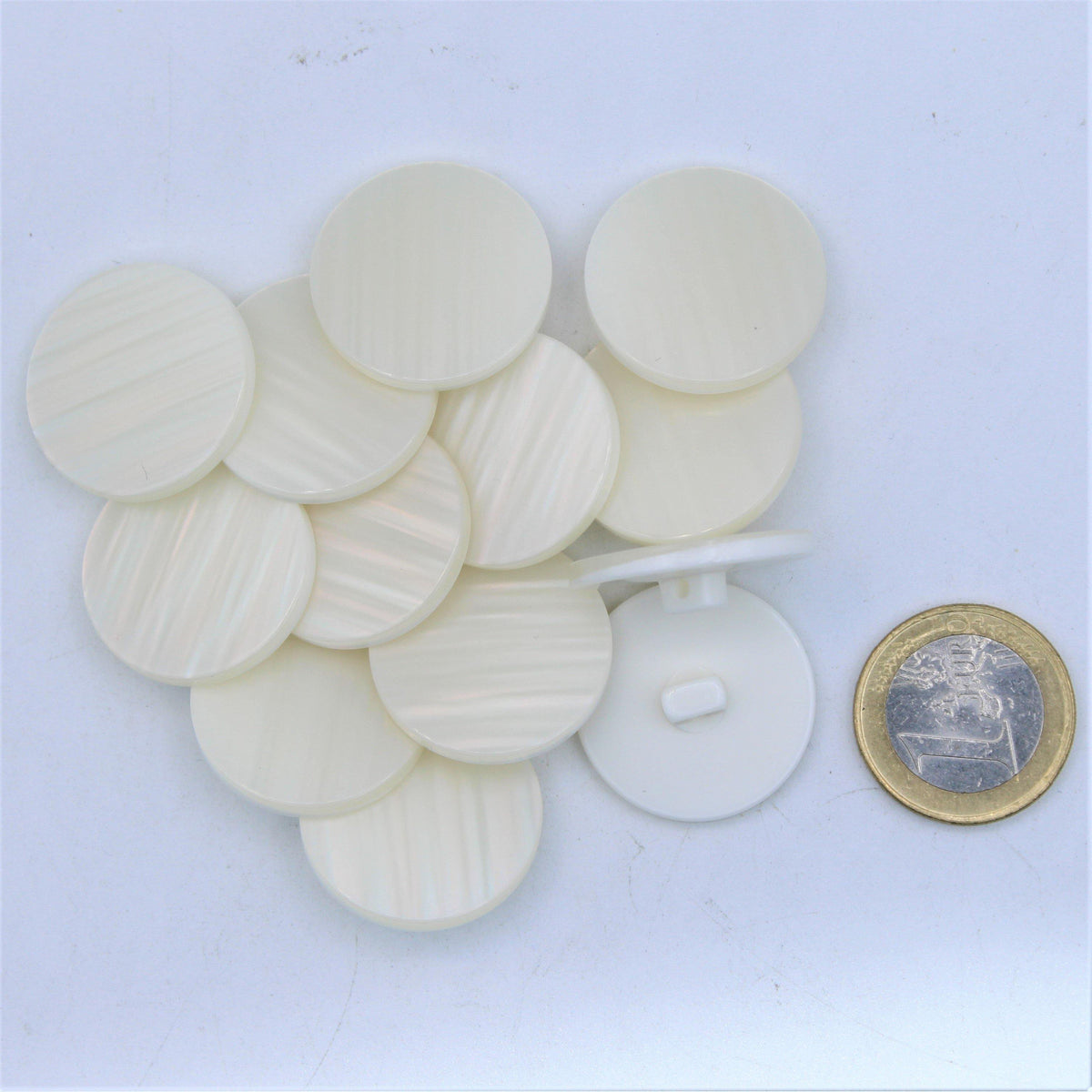 Glowing Polyester White Shank Button #KPQ4000 - ACCESSOIRES LEDUC BV