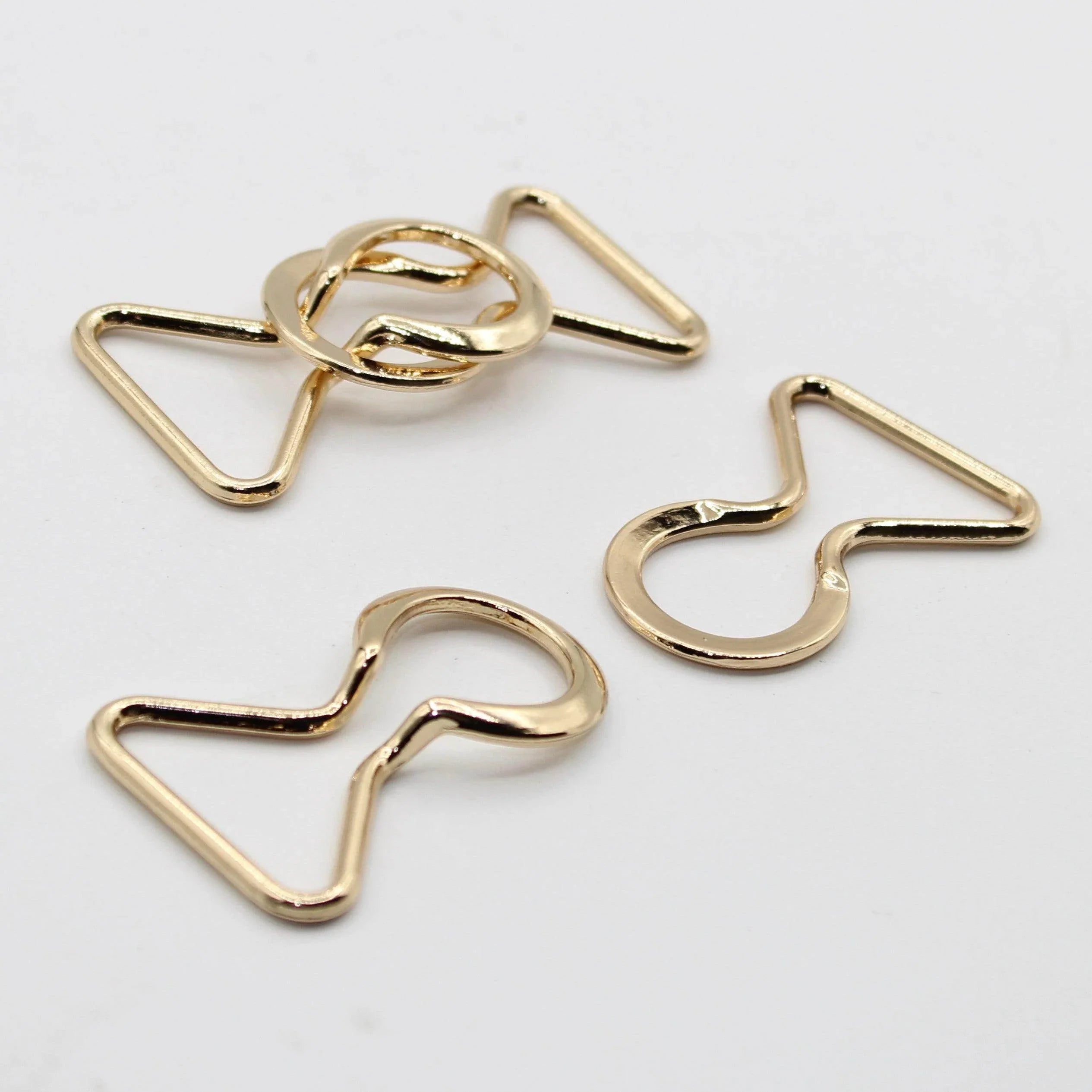 1 set Clipsable Crossed Buckles Gold, Gunmetal or Silver #BME3x03 - ACCESSOIRES LEDUC BV