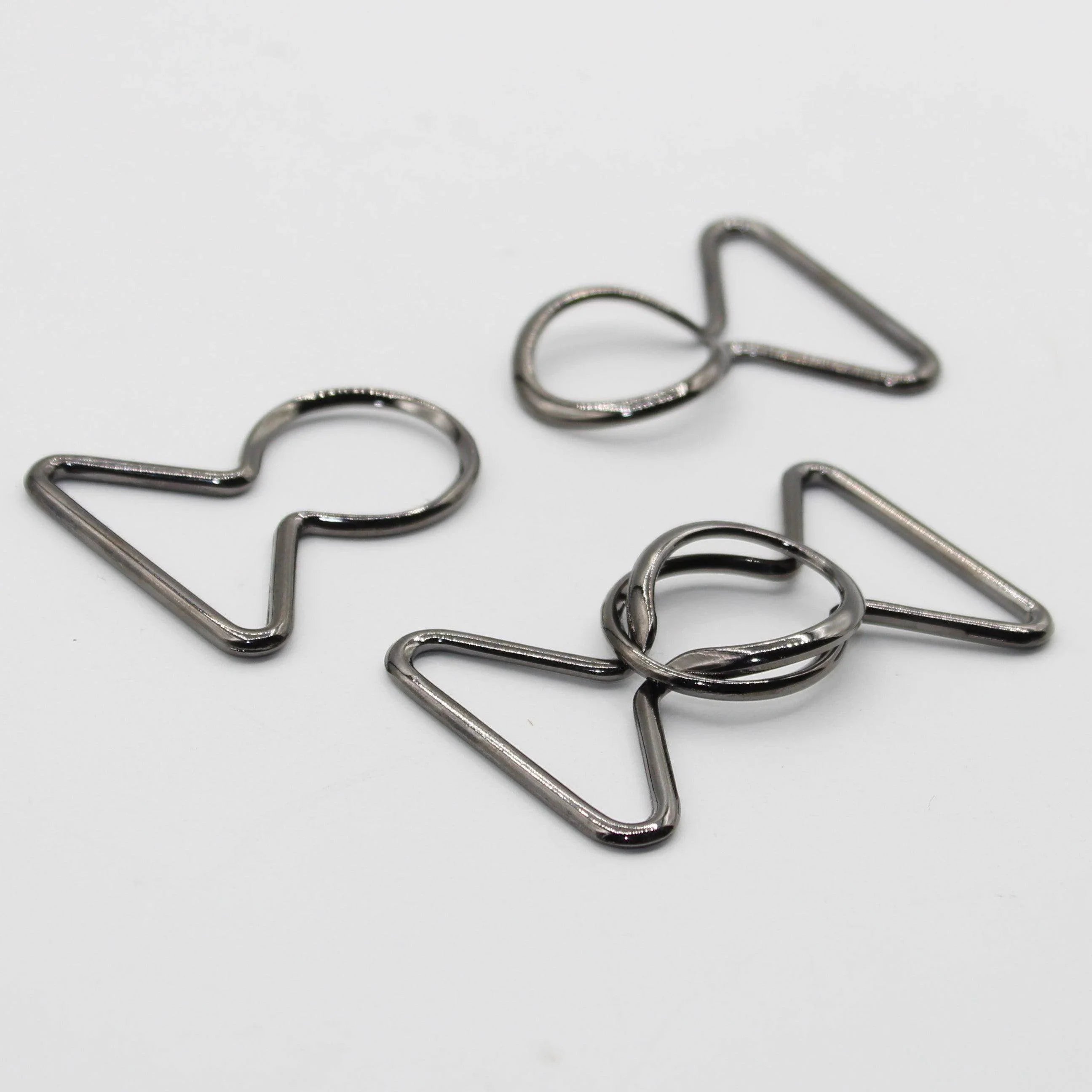 1 set Clipsable Crossed Buckles Gold, Gunmetal or Silver #BME3x03 - ACCESSOIRES LEDUC BV