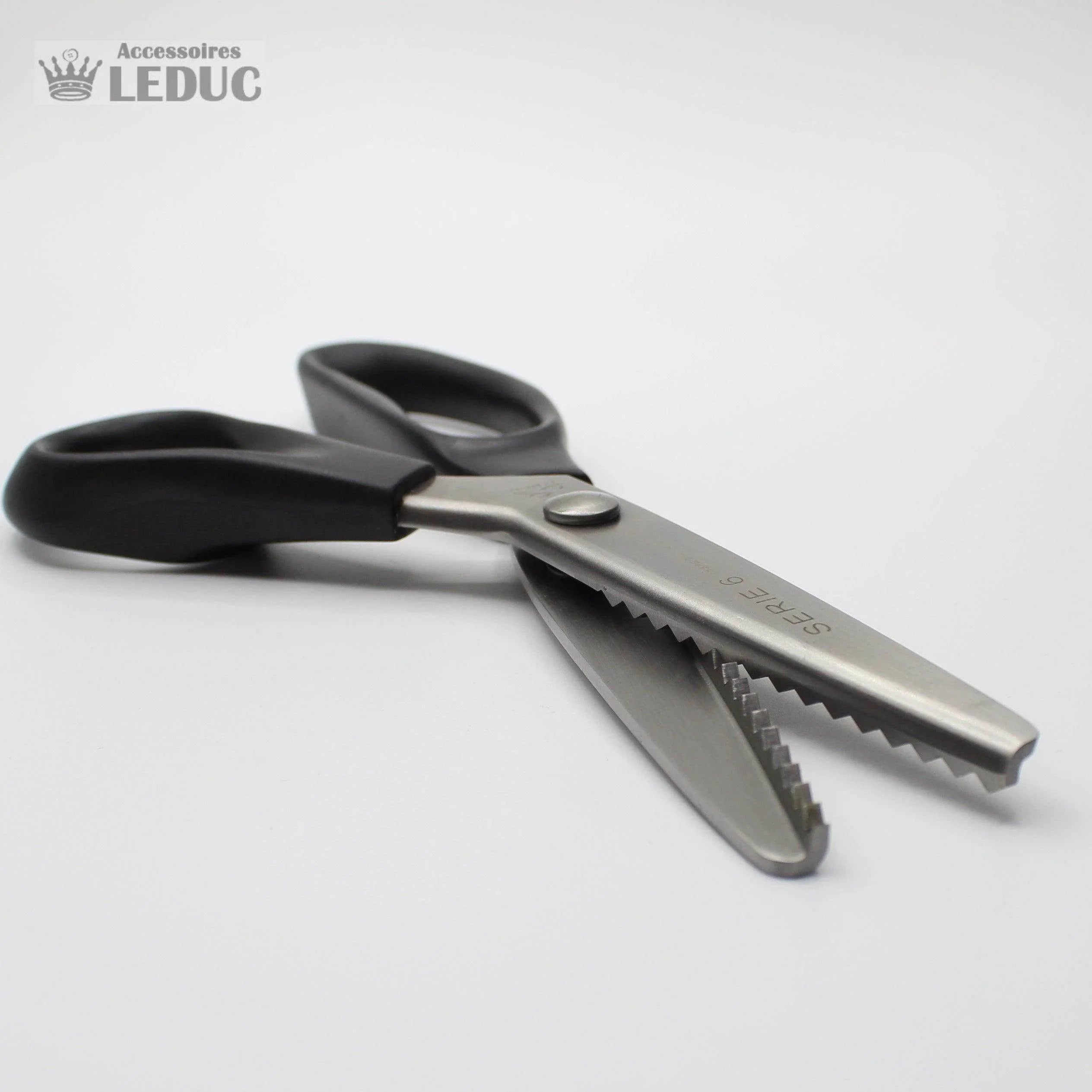 Black Pinking Shears - Zig Zag Blades Scissors - 23cm - ACCESSOIRES LEDUC BV